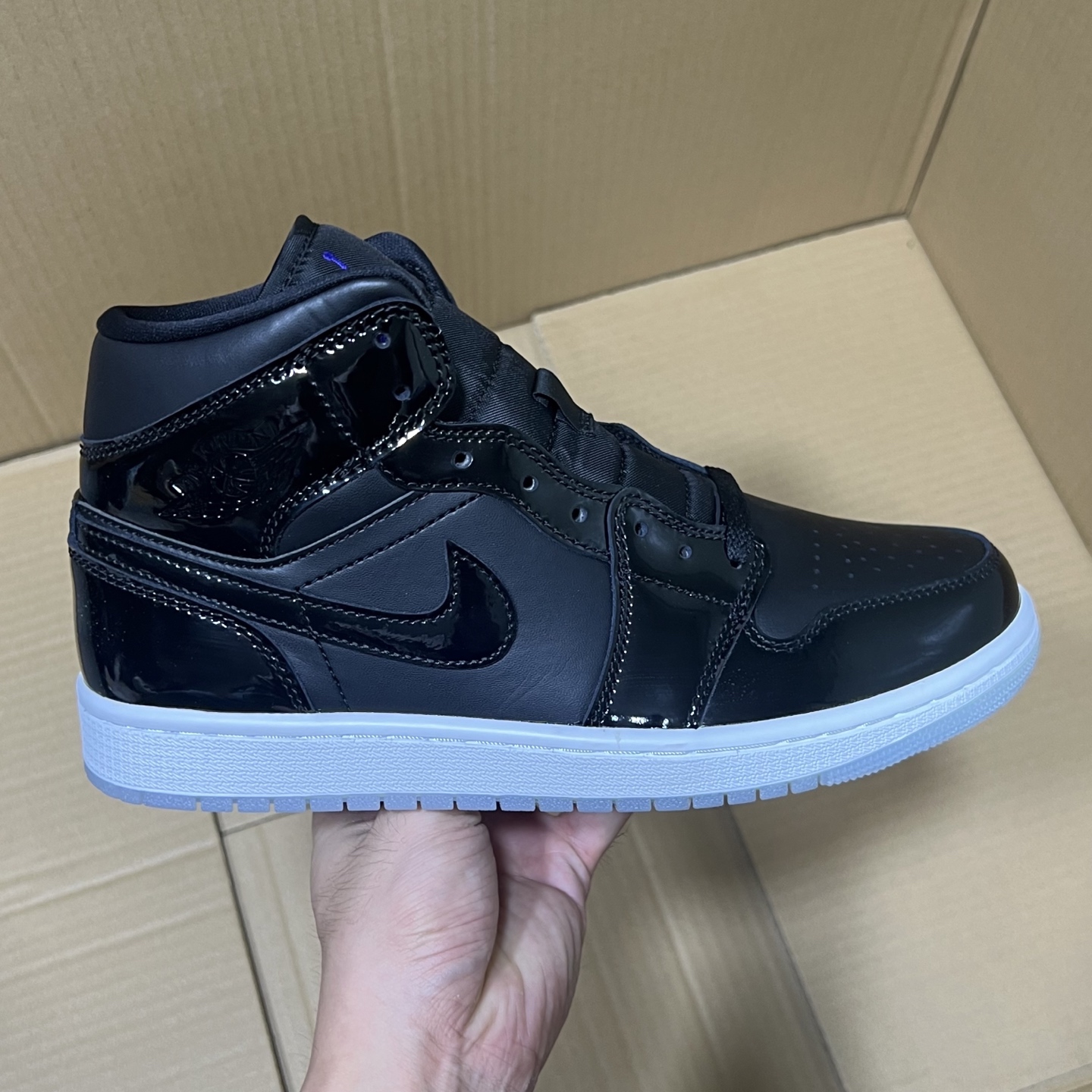 DT过验版 福利特价✈️ 开始开仓接单‼️DT过验版AJ1Mid中帮市售最强中帮 天花板品质！市面唯一正