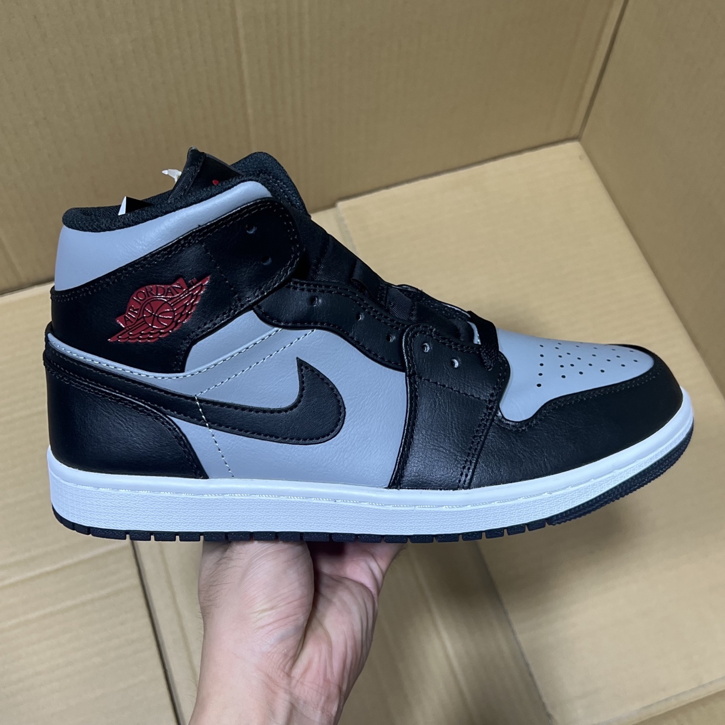 DT过验版 福利特价✈️ 开始开仓接单‼️DT过验版AJ1Mid中帮市售最强中帮 天花板品质！市面唯一正