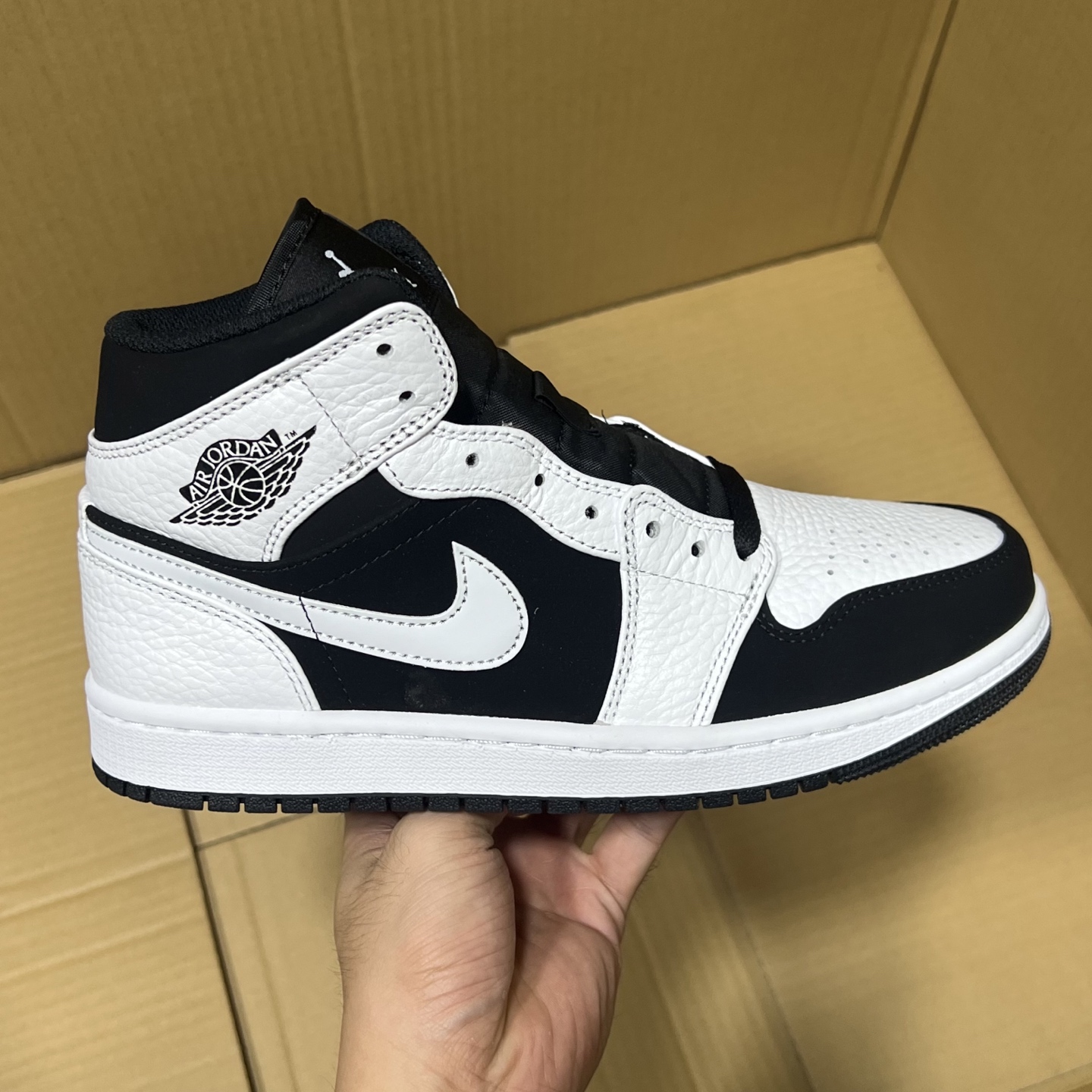 DT过验版 福利特价✈️ 开始开仓接单‼️DT过验版AJ1Mid中帮市售最强中帮 天花板品质！市面唯一正