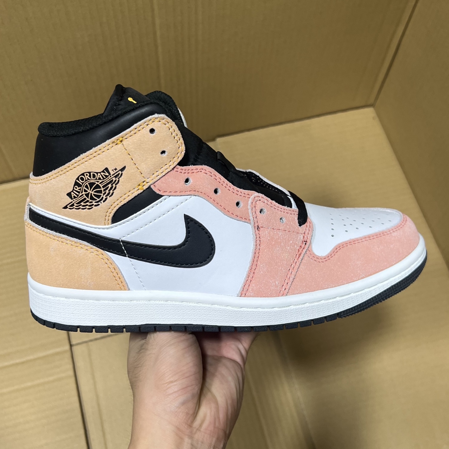 DT过验版 福利特价✈️ 开始开仓接单‼️DT过验版AJ1Mid中帮市售最强中帮 天花板品质！市面唯一正