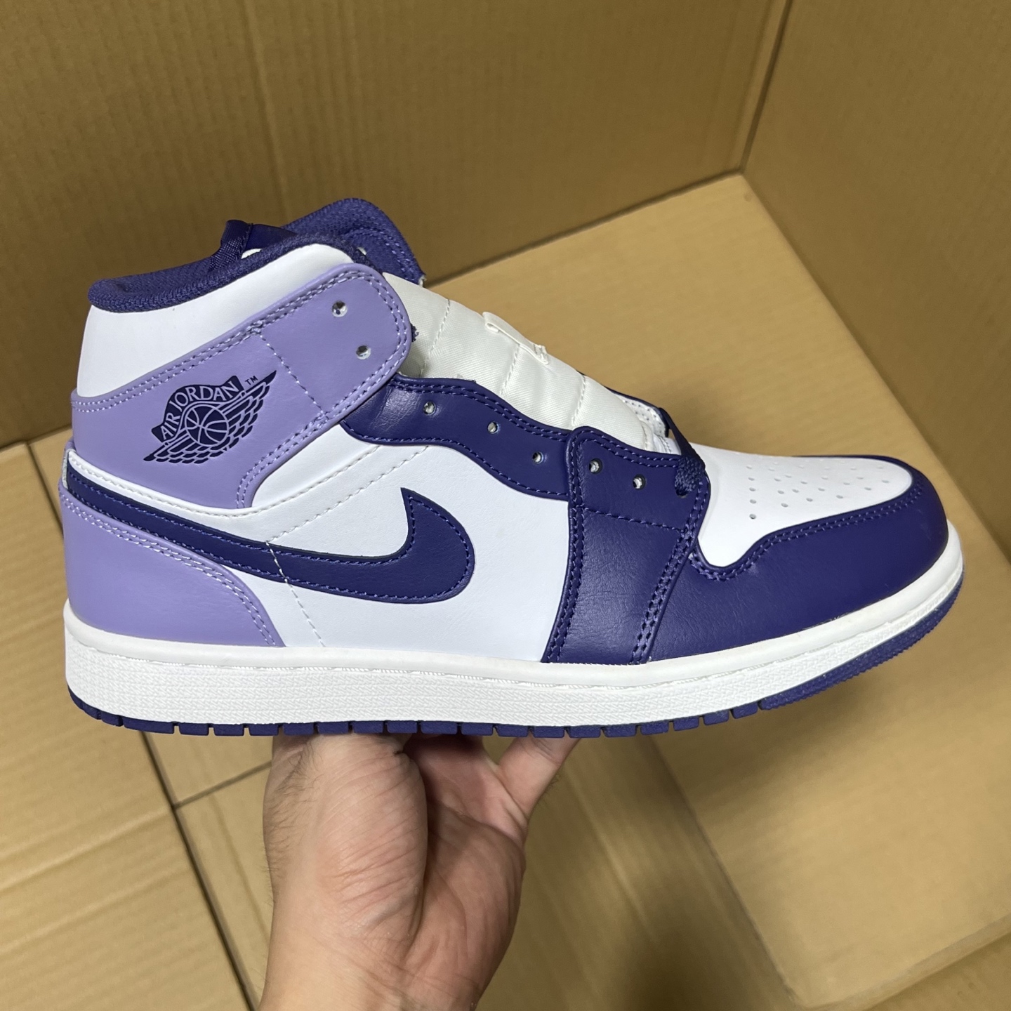 DT过验版 福利特价✈️ 开始开仓接单‼️DT过验版AJ1Mid中帮市售最强中帮 天花板品质！市面唯一正