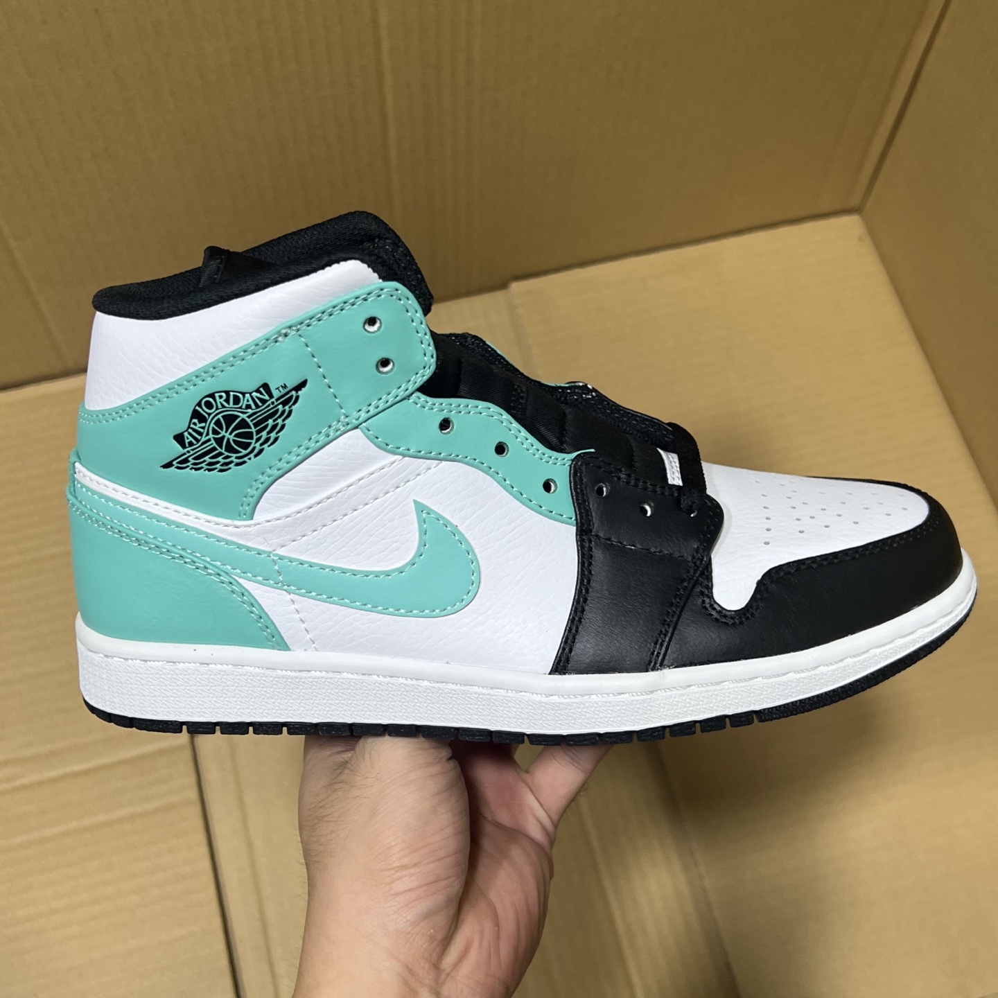 DT过验版 福利特价✈️ 开始开仓接单‼️DT过验版AJ1Mid中帮市售最强中帮 天花板品质！市面唯一正