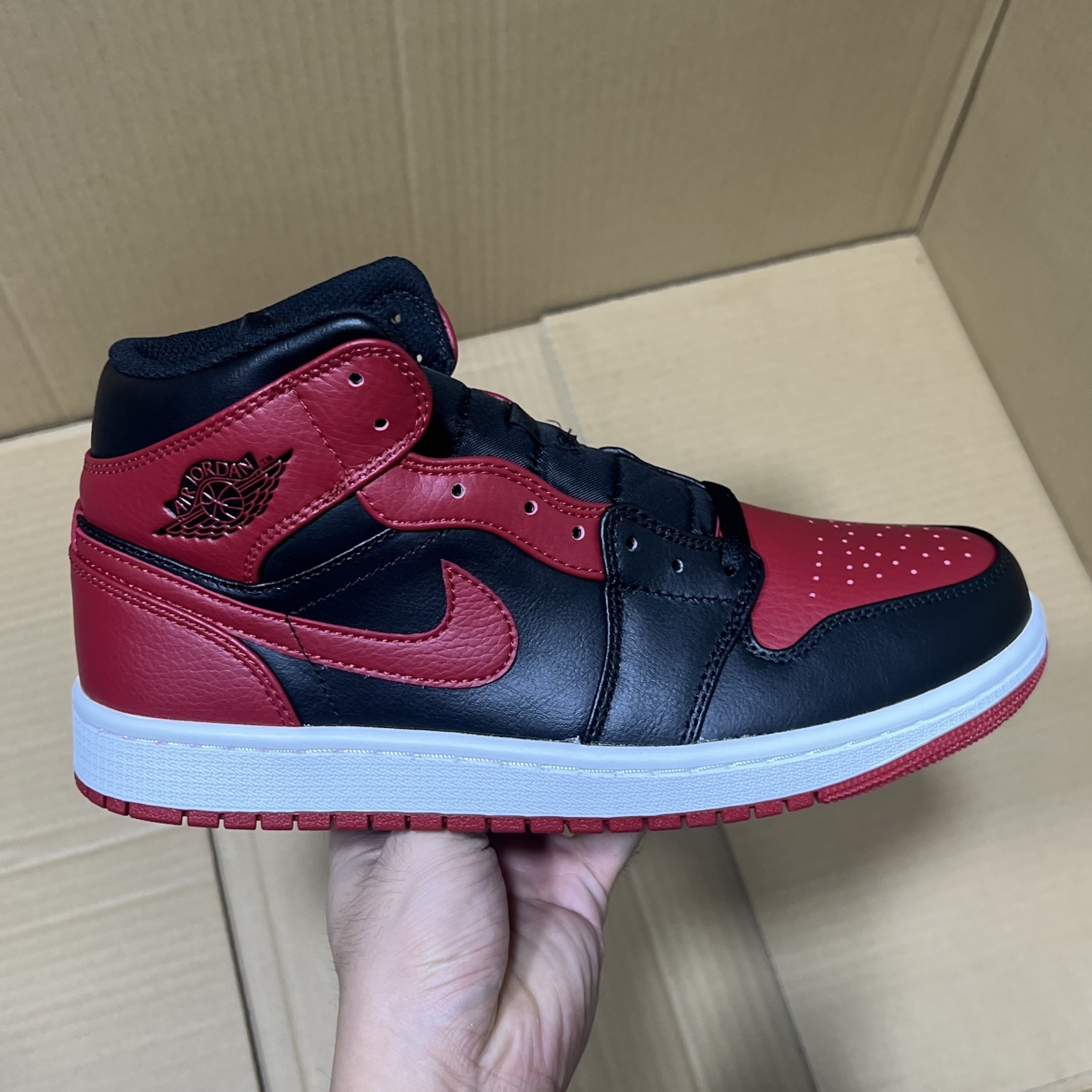 DT过验版 福利特价✈️ 开始开仓接单‼️DT过验版AJ1Mid中帮市售最强中帮 天花板品质！市面唯一正