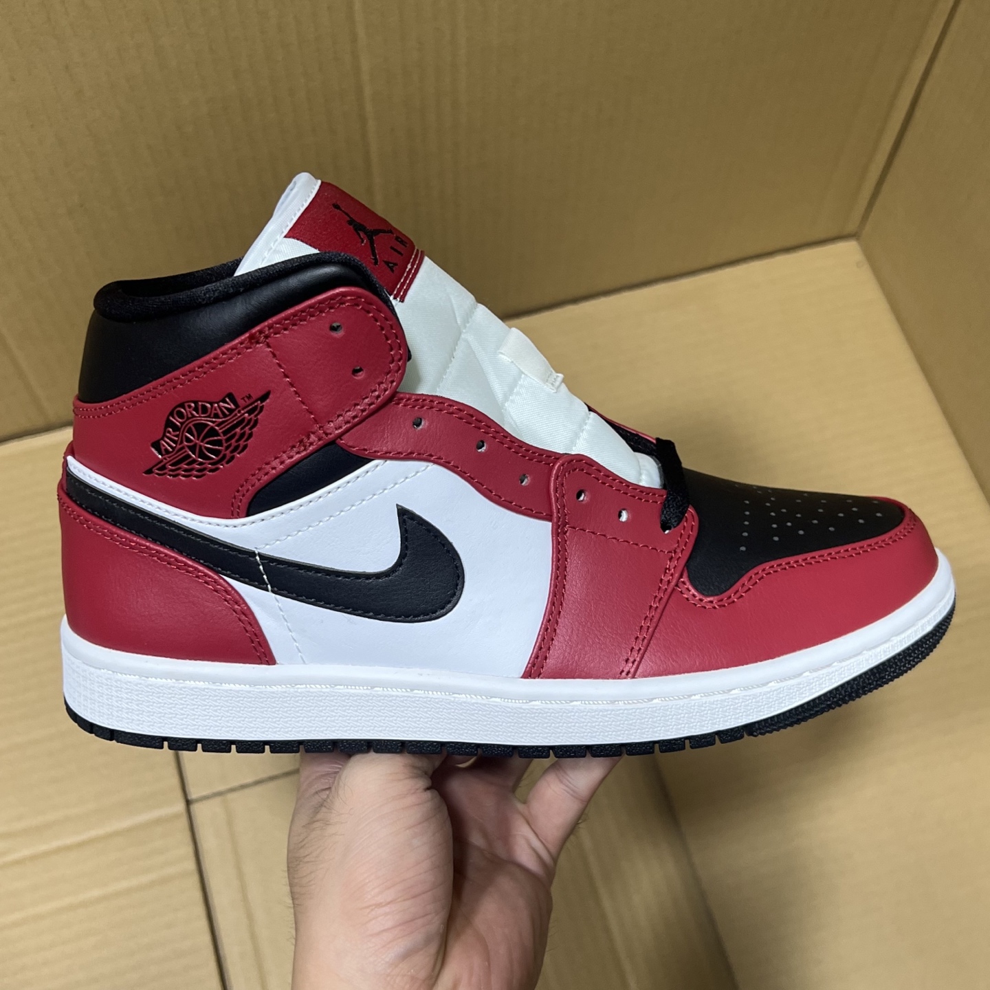 DT过验版 福利特价✈️ 开始开仓接单‼️DT过验版AJ1Mid中帮市售最强中帮 天花板品质！市面唯一正