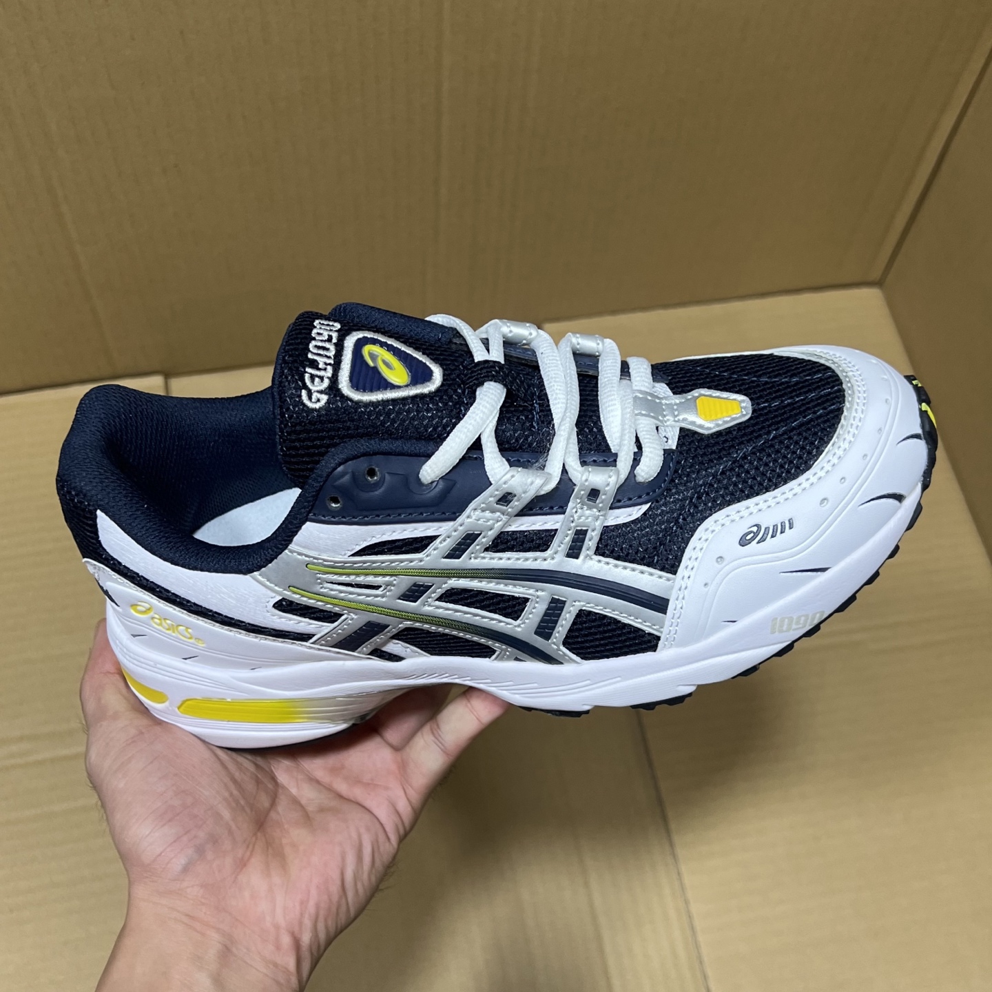 特价纯原亚瑟士GEL系列特价！尺码36-45，现货输出！大厂出品，市场原纯原版本！细节 做工 材料都是行