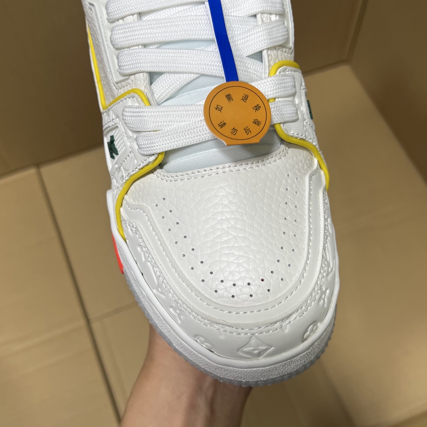 驴牌LV系列福利新配色！
尺码36-46，全码输出！
头层牛皮+空胶工艺 就这2点市场没有个3百来块的出厂价格拿不到吧，更别说卖货价格了！编码AB365869JZ