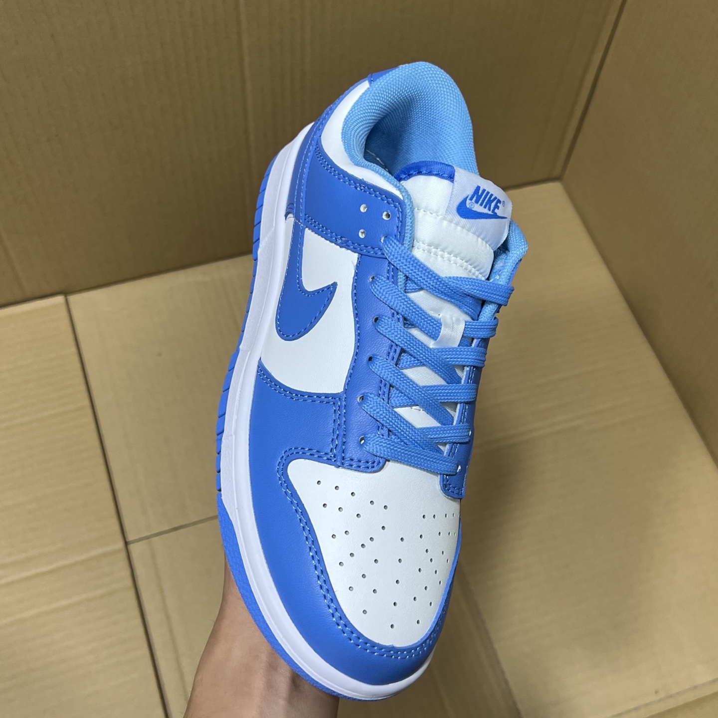 BS dunk四色！
品质如图！啥也不说！只要两位数！市场最强性价比天花板！老牌工厂，品质稳定！欢迎直播客户，平台冲量客户合作来谈！
尺码35.5-47.5 冲起来！