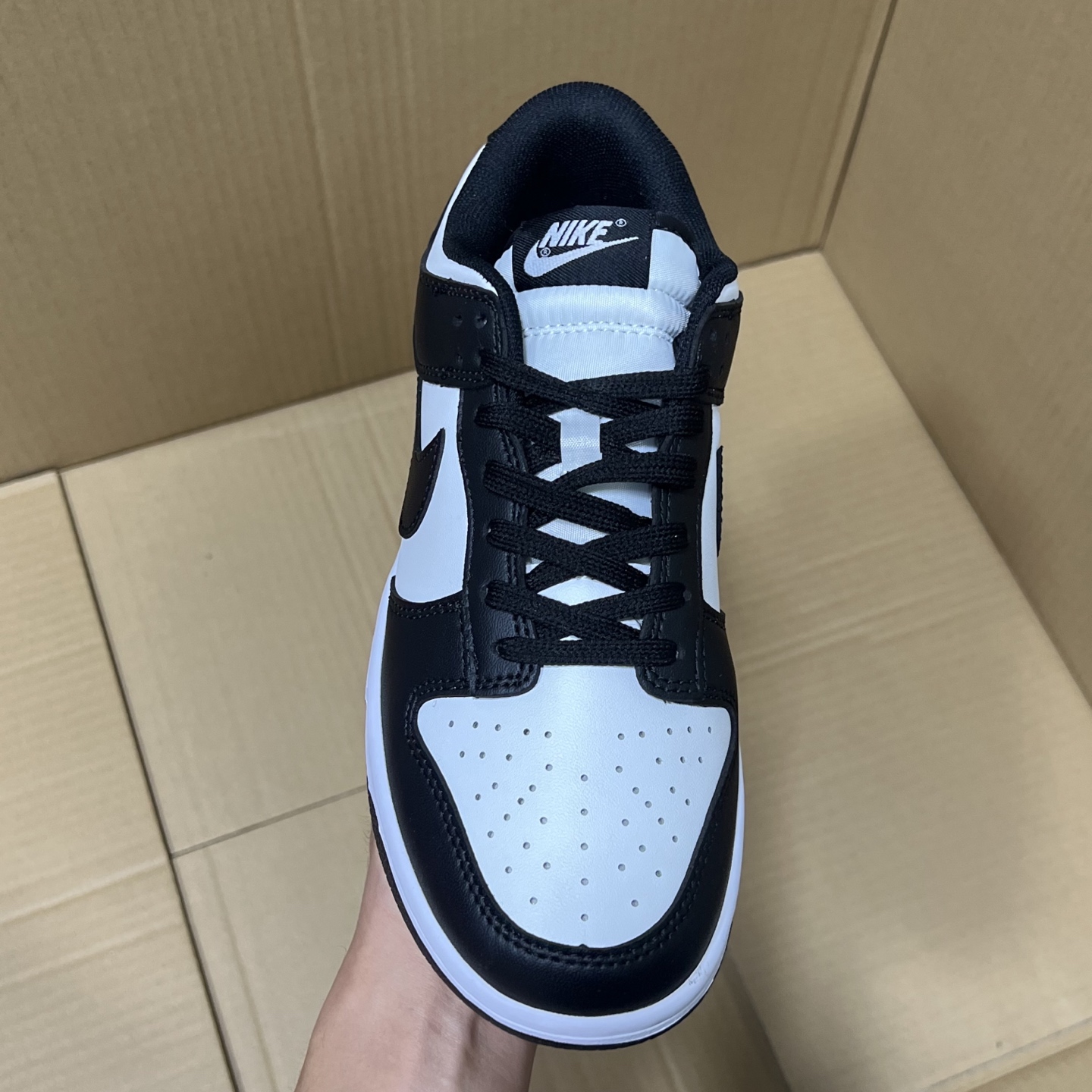 BS dunk四色！ 品质如图！啥也不说！只要两位数！市场最强性价比天花板！老牌工厂，品质稳定！欢迎直播客户，平台冲量客户合作来谈！ 尺码35.5-47.5 冲起来！