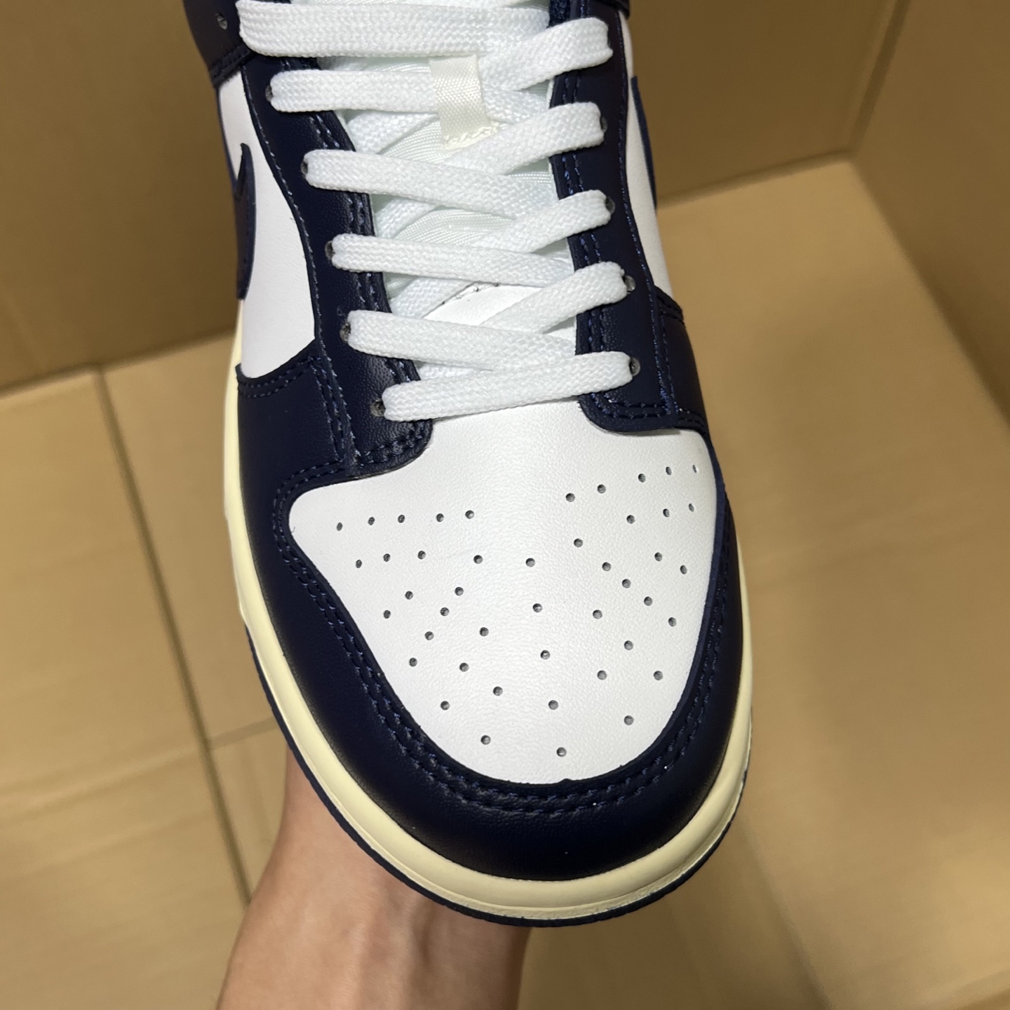 BS dunk四色！
品质如图！啥也不说！只要两位数！市场最强性价比天花板！老牌工厂，品质稳定！欢迎直播客户，平台冲量客户合作来谈！
尺码35.5-47.5 冲起来！