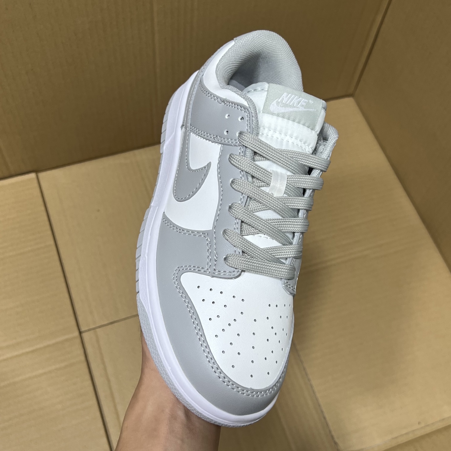 BS dunk四色！ 品质如图！啥也不说！只要两位数！市场最强性价比天花板！老牌工厂，品质稳定！欢迎直播客户，平台冲量客户合作来谈！ 尺码35.5-47.5 冲起来！