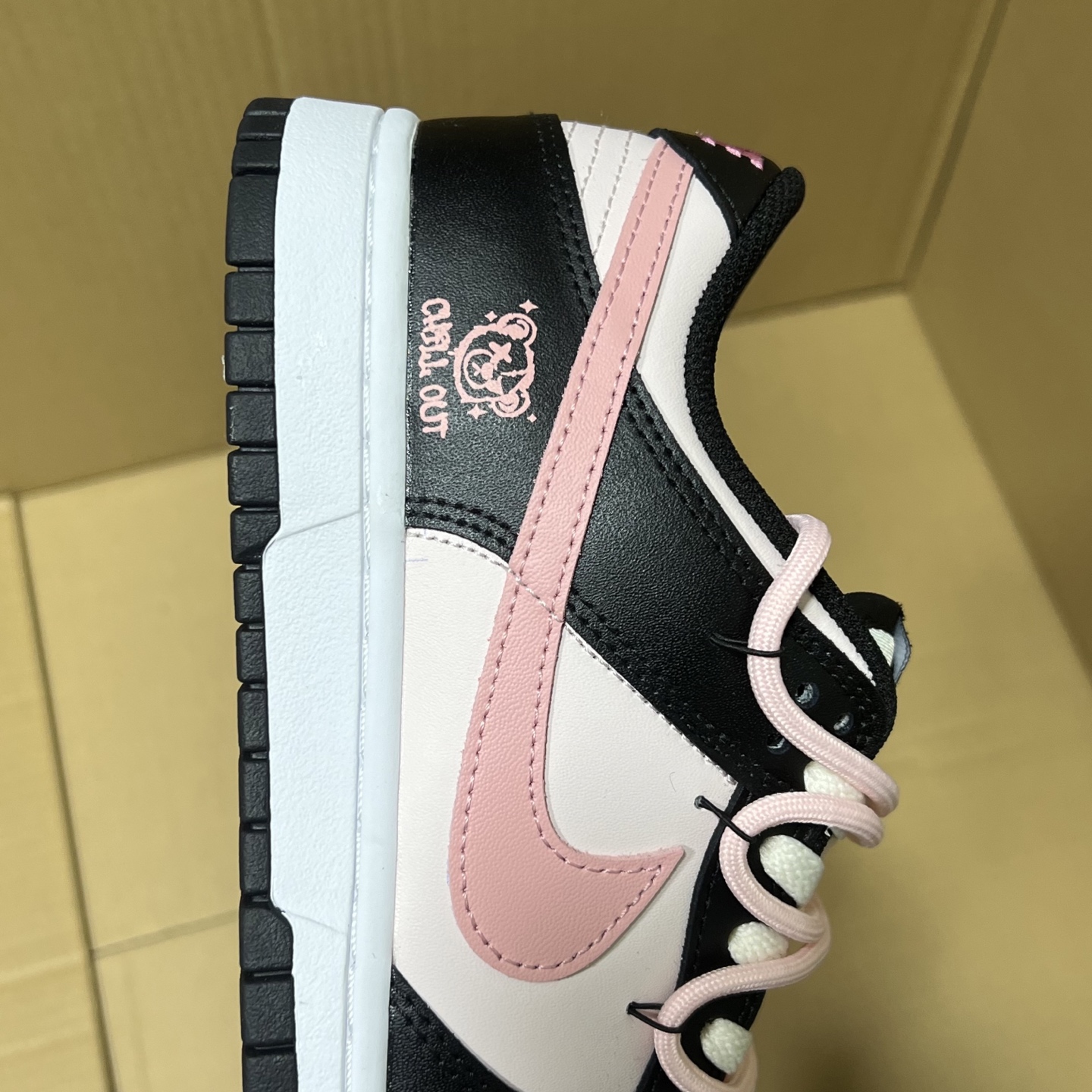 YC定制版dunk新配色！
尺码：36-46，全码出货！
纯原版本，独家定制配色！目前在售最强版本！品质 细节 如图所示！每日精准库存，售前售后无忧！各位放心买卖！