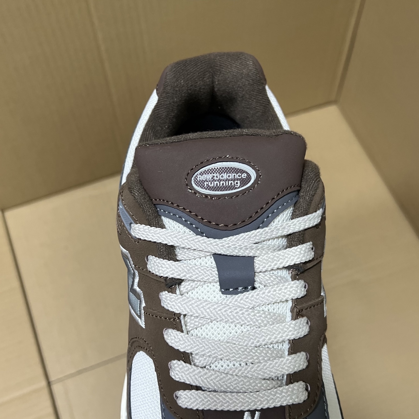 BC版纯原NB2002系列!
尺码36-45.5,全码出货!
BC出品!原鞋 原材料 原档案开发!东莞兴泰代工 真正一线产物 sample圈充正货品!正品代工的品控 每片底模全部只用一轮,欢迎对比市面所有所谓虚高版本货!
编码AB286974