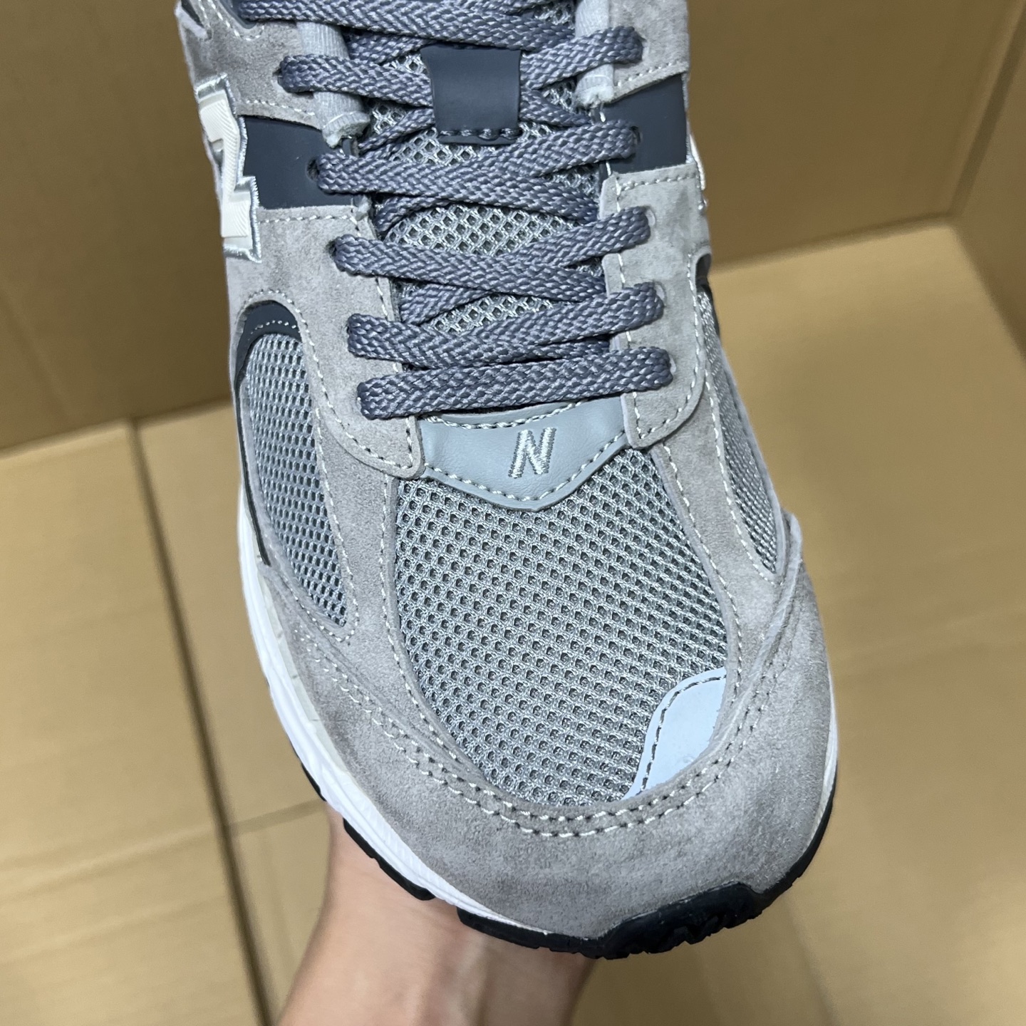 BC版纯原NB2002系列!
尺码36-45.5,全码出货!
BC出品!原鞋 原材料 原档案开发!东莞兴泰代工 真正一线产物 sample圈充正货品!正品代工的品控 每片底模全部只用一轮,欢迎对比市面所有所谓虚高版本货!
编码AB286974