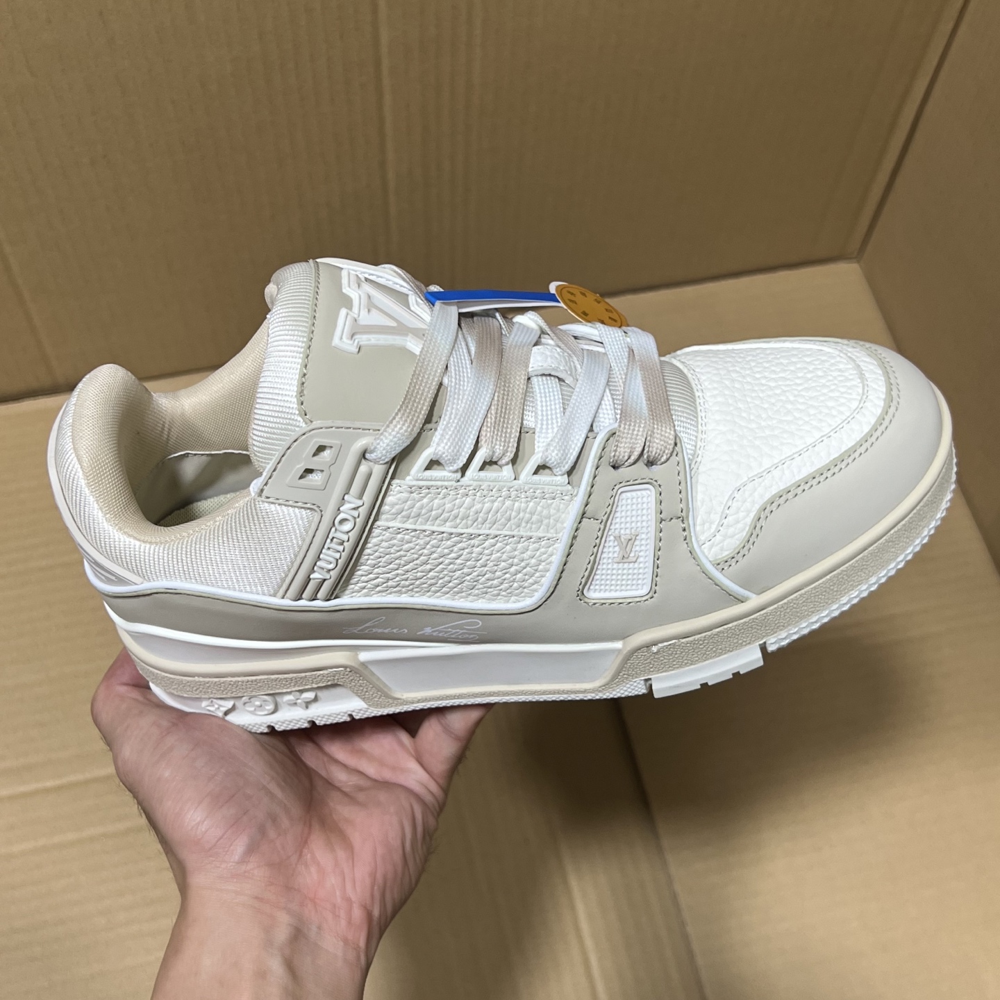 BC原厂LV trainer福利套现! 全码输出! 原外贸出口冲正特供订单!基本不流通市场的硬通货,原400+版本,长期福利套现!200+随意卖,秒杀市场各大3XX高端版本! 编码BC695873!