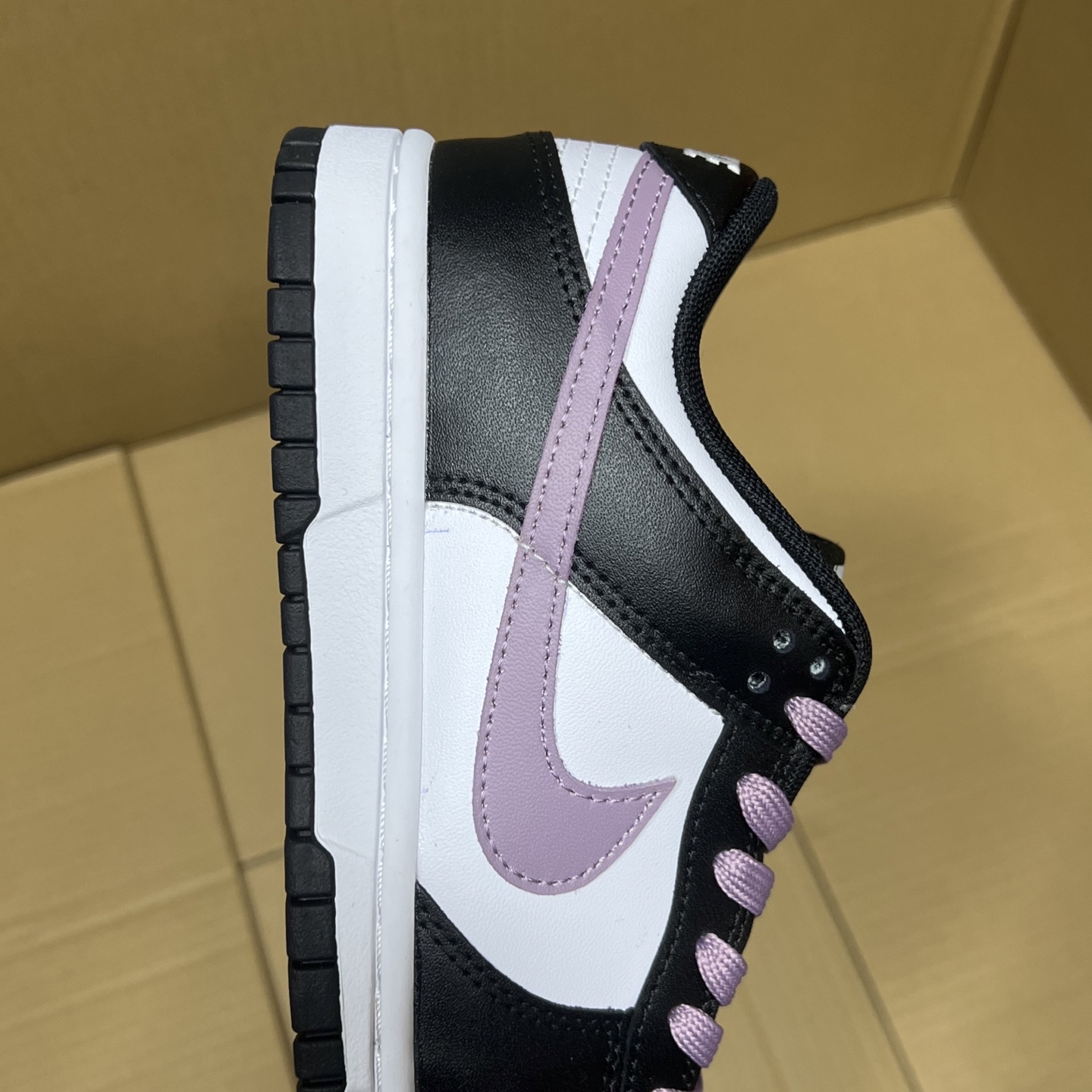 YC定制版dunk新配色！
尺码：36-46，全码出货！
纯原版本，独家定制配色！目前在售最强版本！品质 细节 如图所示！每日精准库存，售前售后无忧！各位放心买卖！