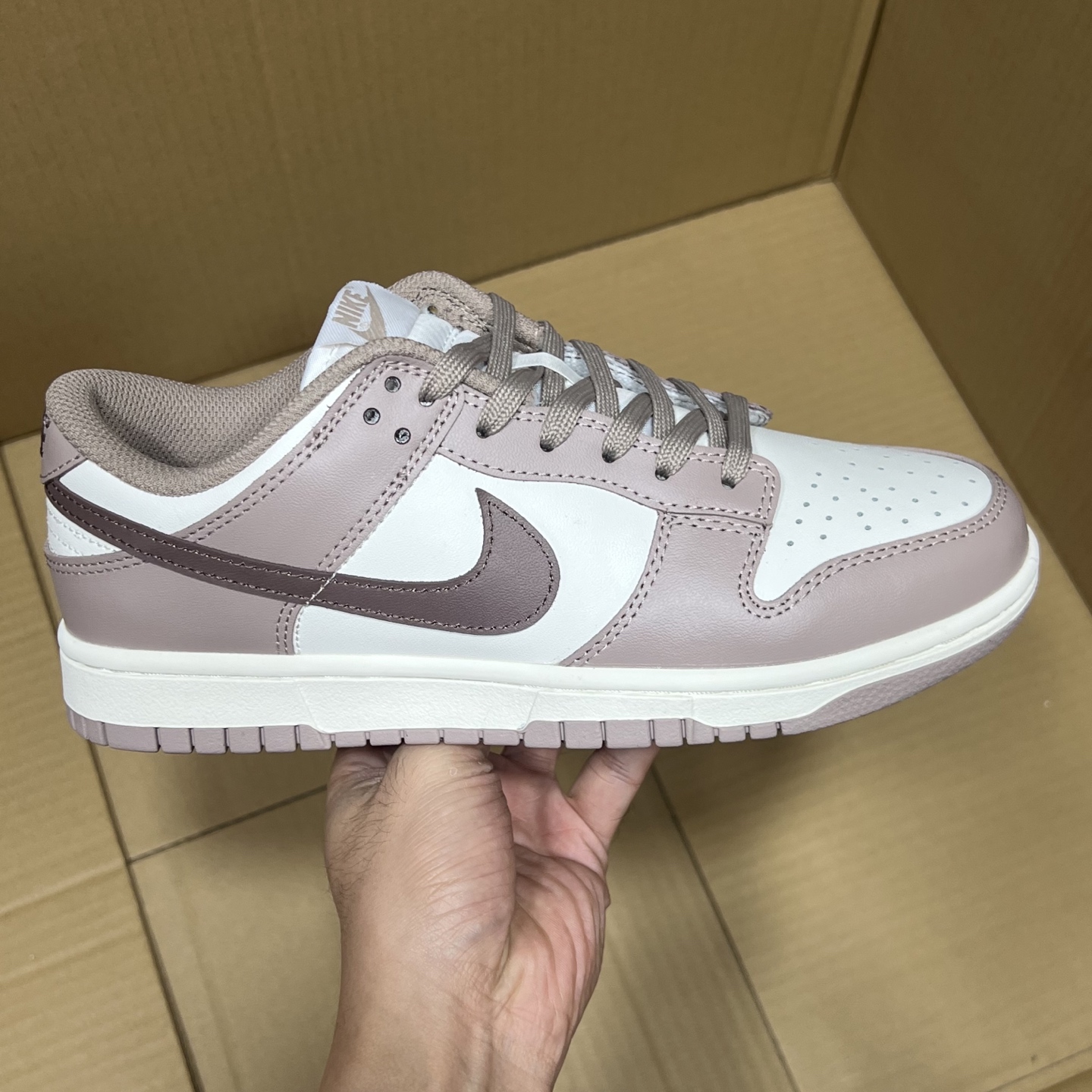 YC定制版dunk新配色！
尺码：36-46，全码出货！
纯原版本，独家定制配色！目前在售最强版本！品质 细节 如图所示！每日精准库存，售前售后无忧！各位放心买卖！