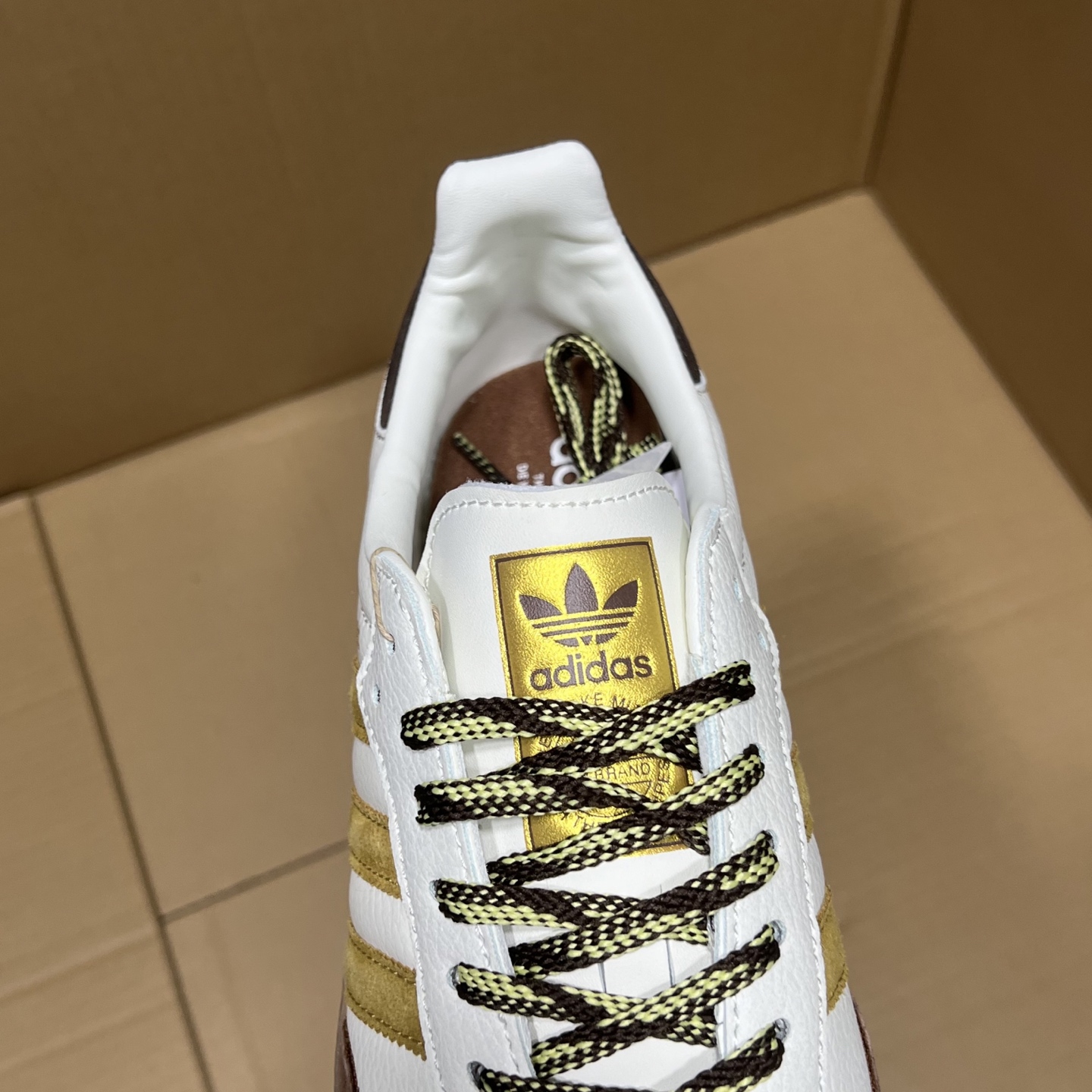 GS版德训新配色！
尺码36-45，全码出货！
零售冲量版本！行业性价比天花板！版型 材质 细节也是市场独一无二！售前 售后 三包到底，兄弟们放心买卖！