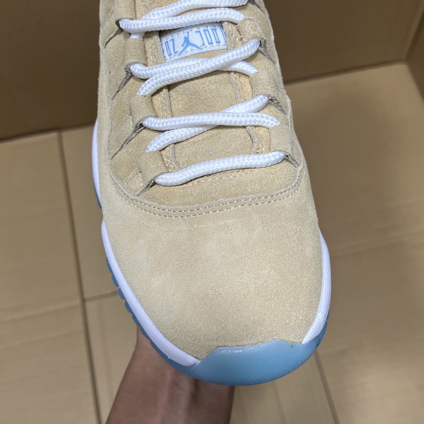 X3纯原aj11出货！ 尺码40-47.5全码输出！市场同品质 同价位里面的No1产品！季节到了，各位兄弟可以开始上线冲了！ 编码CD317656！