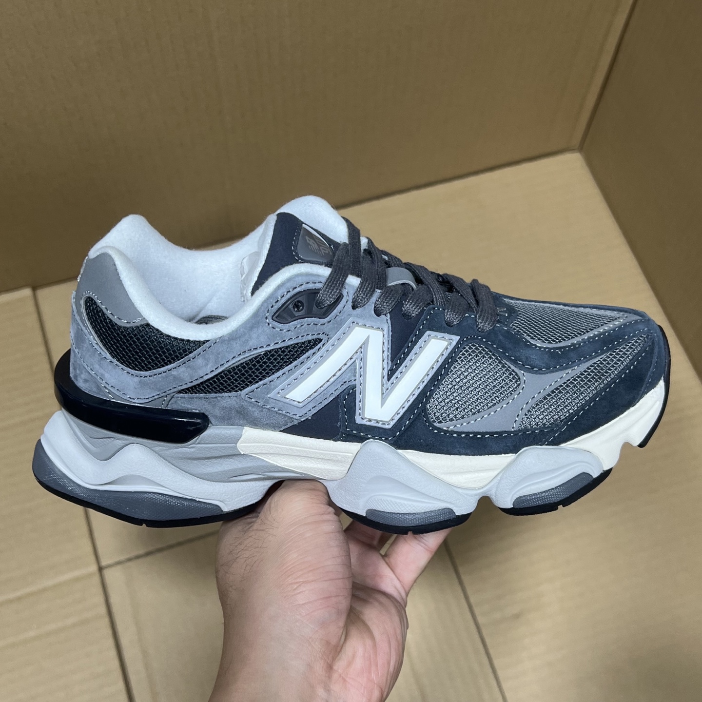 双十二福利开启! 绿X版NB9060特价系列! 稳定输出! 真正的纯原品质!卖过的都知道原来什么价格!品质 细节 做工也是无可挑剔!绝对的好货福利! 编码AB325869