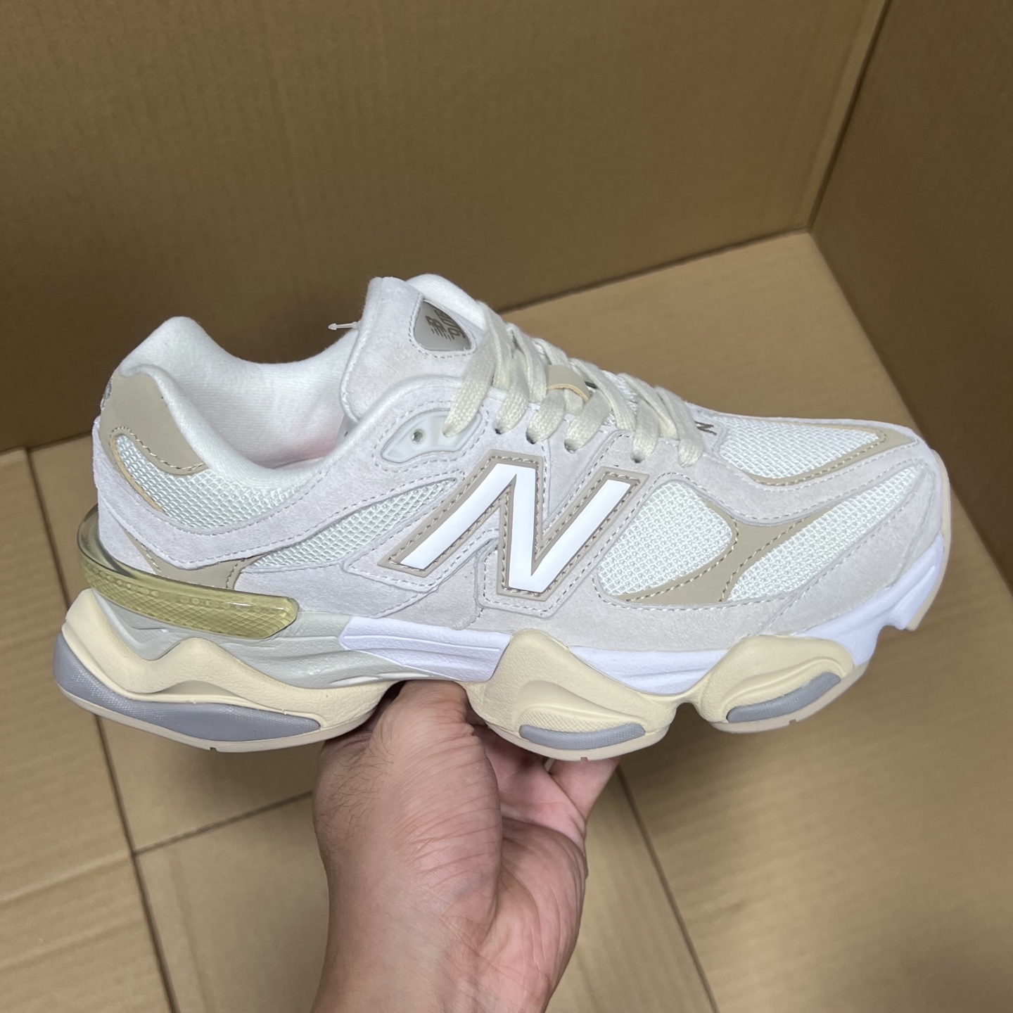 双十二福利开启! 绿X版NB9060特价系列! 稳定输出! 真正的纯原品质!卖过的都知道原来什么价格!品质 细节 做工也是无可挑剔!绝对的好货福利! 编码AB325869