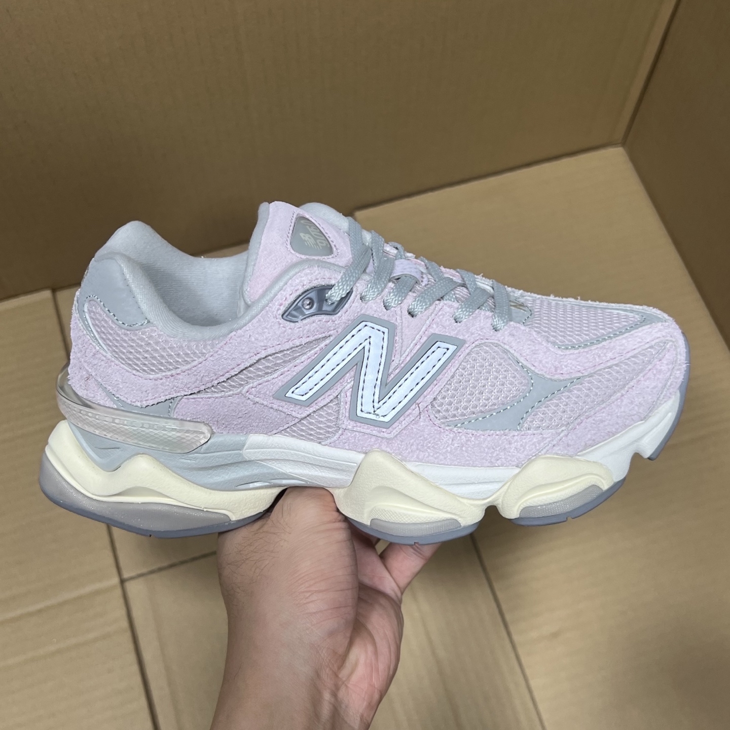 双十二福利开启! 绿X版NB9060特价系列! 稳定输出! 真正的纯原品质!卖过的都知道原来什么价格!品质 细节 做工也是无可挑剔!绝对的好货福利! 编码AB325869