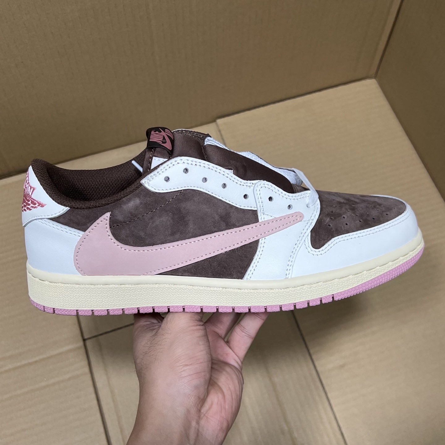 新ZK版 aj1倒钩低帮系列! 尺码35.5-48.5 全码出货! 原外贸大厂原班人马打造!曾经的销量之王!品质毋庸置疑,绝对吊打市场同品质 同价位版本! 编码AB295863