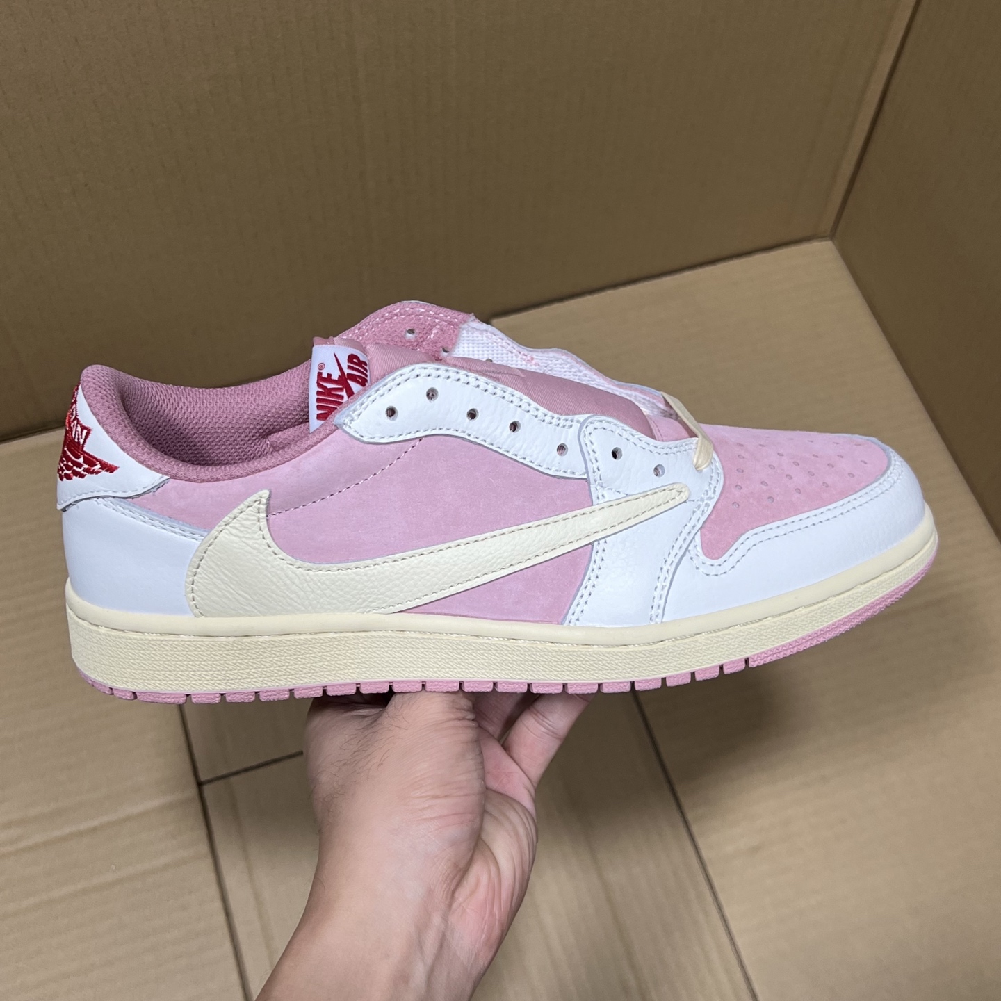 新ZK版 aj1倒钩低帮系列! 尺码35.5-48.5 全码出货! 原外贸大厂原班人马打造!曾经的销量之王!品质毋庸置疑,绝对吊打市场同品质 同价位版本! 编码AB295863