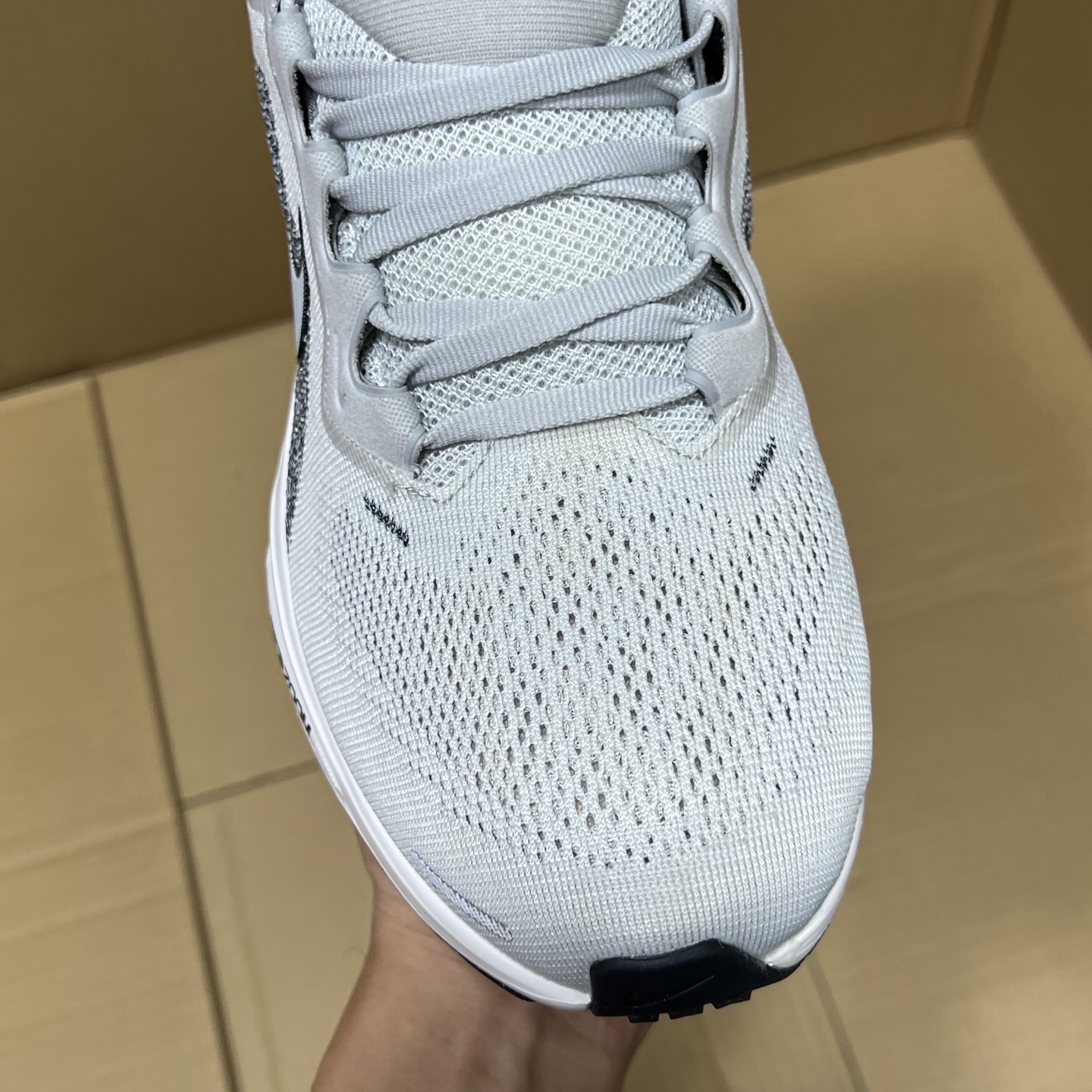 双十二活动开冲！ 平台版飞马41跑鞋特价！ 尺码：36-45，天猫 京东等平台充正订单！双十二福利开启！品质就不多说了！白菜价体验正品！售前 售后 一包到底！ 编码AB102869