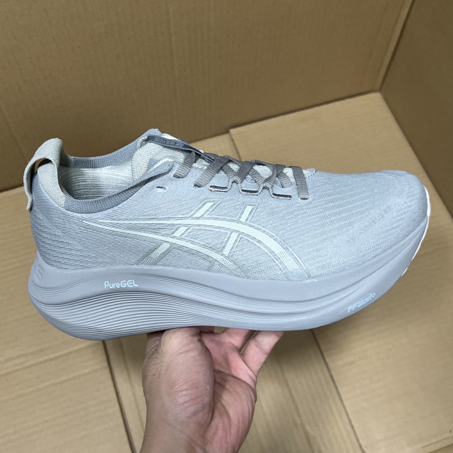 双十二活动冲刺！ 奥莱版亚瑟士GLE27特价！ 尺码：36-47，全码输出！ 天猫 京东等平台充正订单！真正超临界大底！唯一原厂材料制作！白菜价体验正品！售前 售后 一包到底！ 编码AB256865！