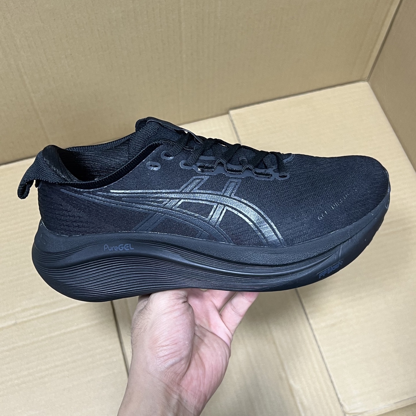 双十二活动冲刺！ 奥莱版亚瑟士GLE27特价！ 尺码：36-47，全码输出！ 天猫 京东等平台充正订单！真正超临界大底！唯一原厂材料制作！白菜价体验正品！售前 售后 一包到底！ 编码AB256865！