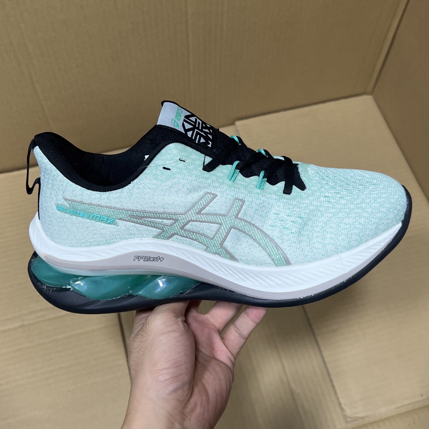 纯原亚瑟士GLE-MAX系列
尺码：36-45，全码输出！
工厂极限套现！天猫 京东等平台充正订单！品质如图所示，售前 售后 一包到底！
编码AB256865！