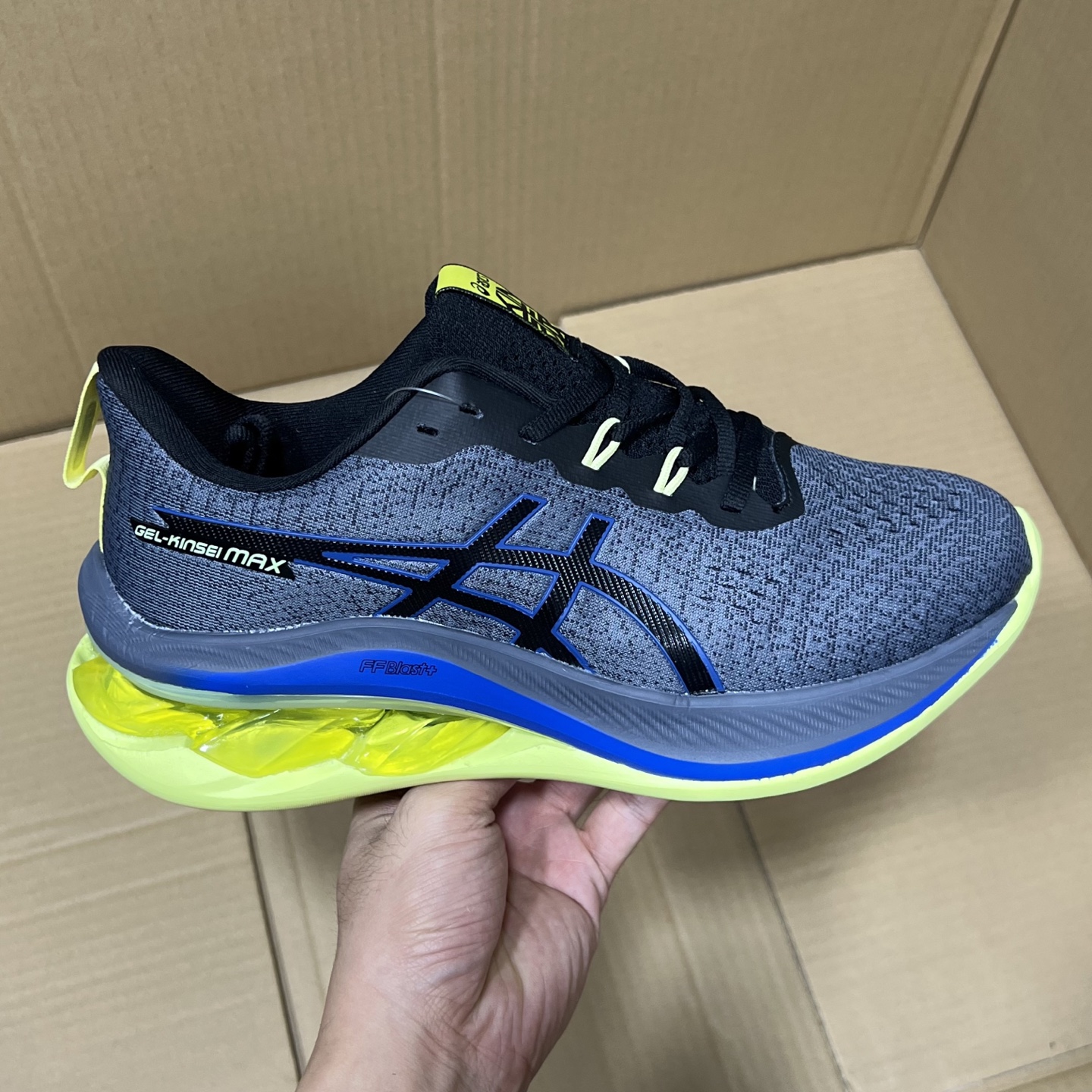 纯原亚瑟士GLE-MAX系列
尺码：36-45，全码输出！
工厂极限套现！天猫 京东等平台充正订单！品质如图所示，售前 售后 一包到底！
编码AB256865！