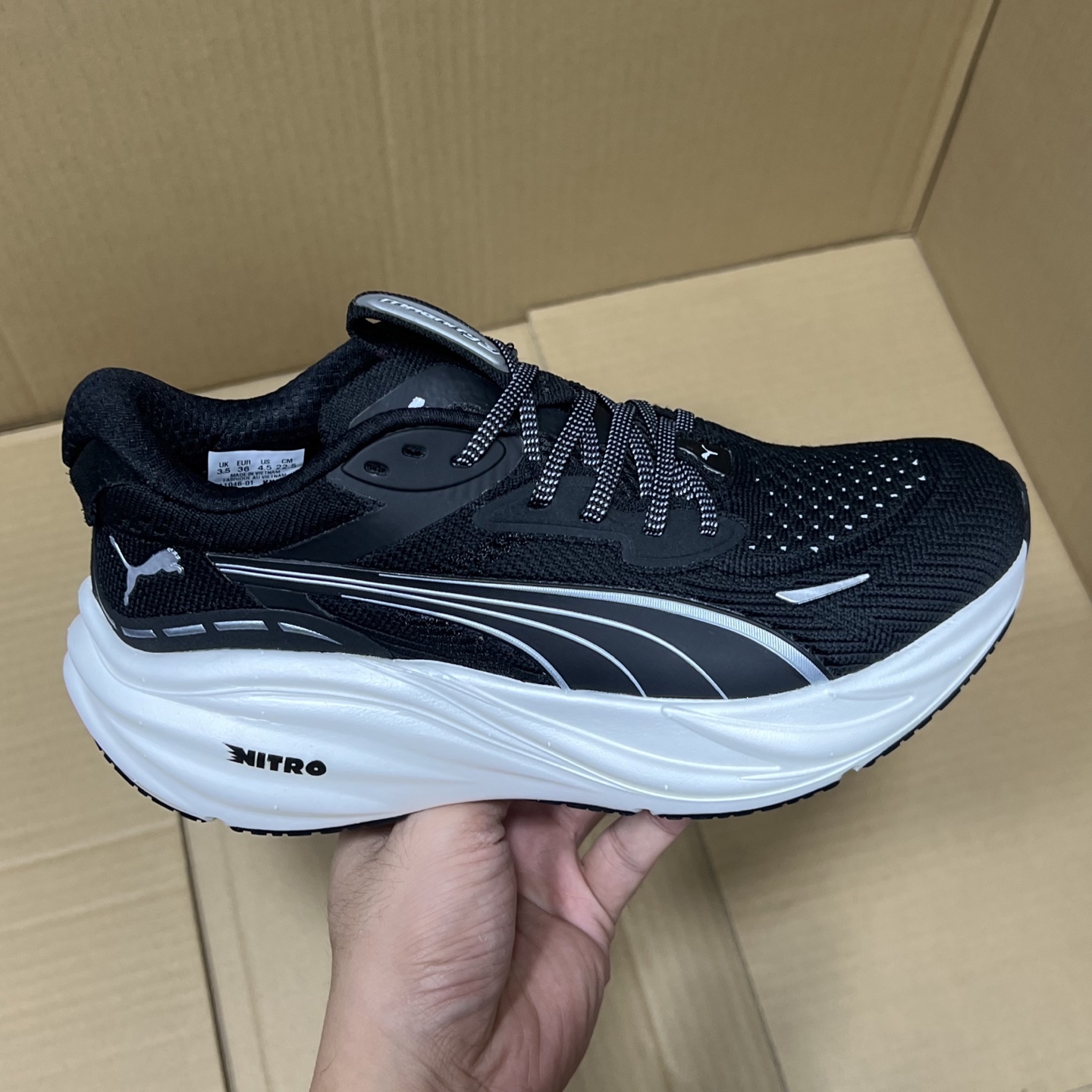 平台充正彪马跑鞋3代！
尺码36-47，全码出货！
真·超临界大底！科技慢跑鞋 官方即将主推爆款！市场唯一媲美公司的冲正版本！
编码BC245869