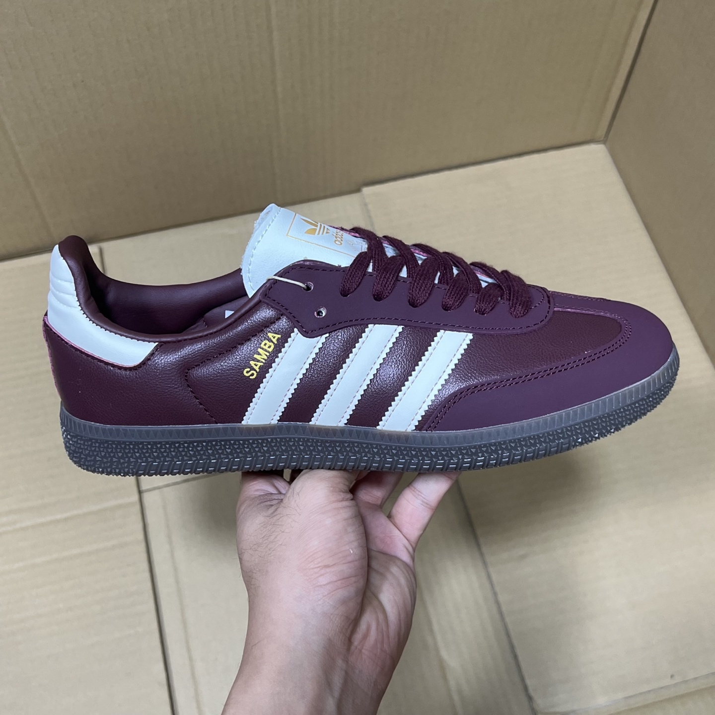 GS版德训新配色！
尺码36-45，全码出货！
零售冲量版本！行业性价比天花板！版型 材质 细节也是市场独一无二！售前 售后 三包到底，兄弟们放心买卖！