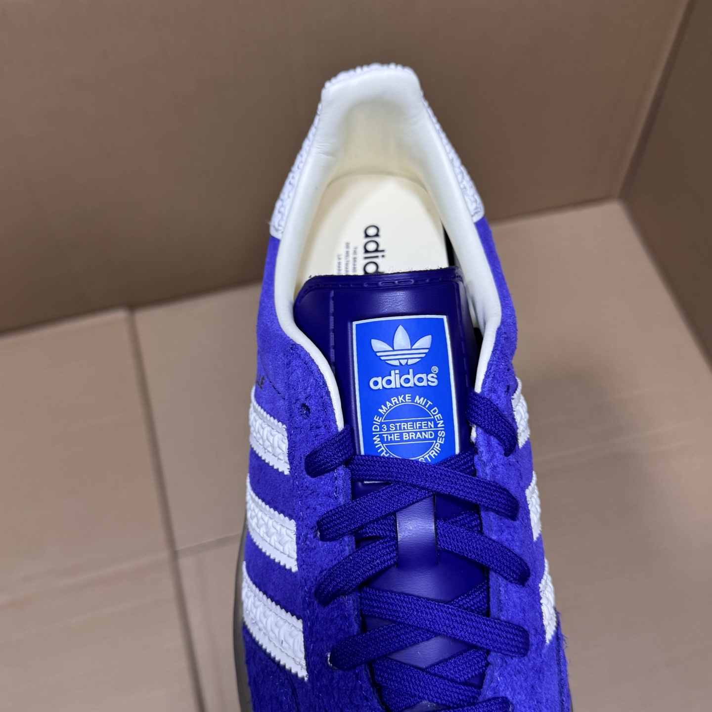 推荐特价💰99！ 
外贸纯原德训2.0特价！
尺码35.5-45，全码齐开冲！
市场知名外贸版本福利！原先专供外贸充正平台，品质价格都很美丽，有喜欢的可以入手！