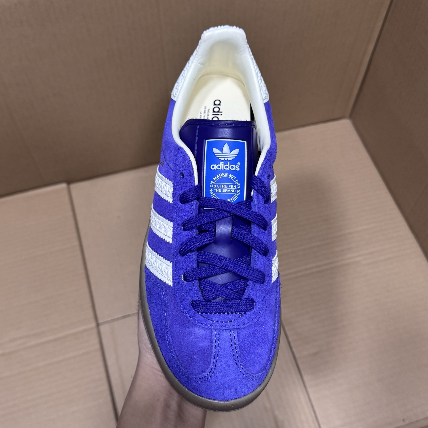 推荐特价💰99！ 
外贸纯原德训2.0特价！
尺码35.5-45，全码齐开冲！
市场知名外贸版本福利！原先专供外贸充正平台，品质价格都很美丽，有喜欢的可以入手！