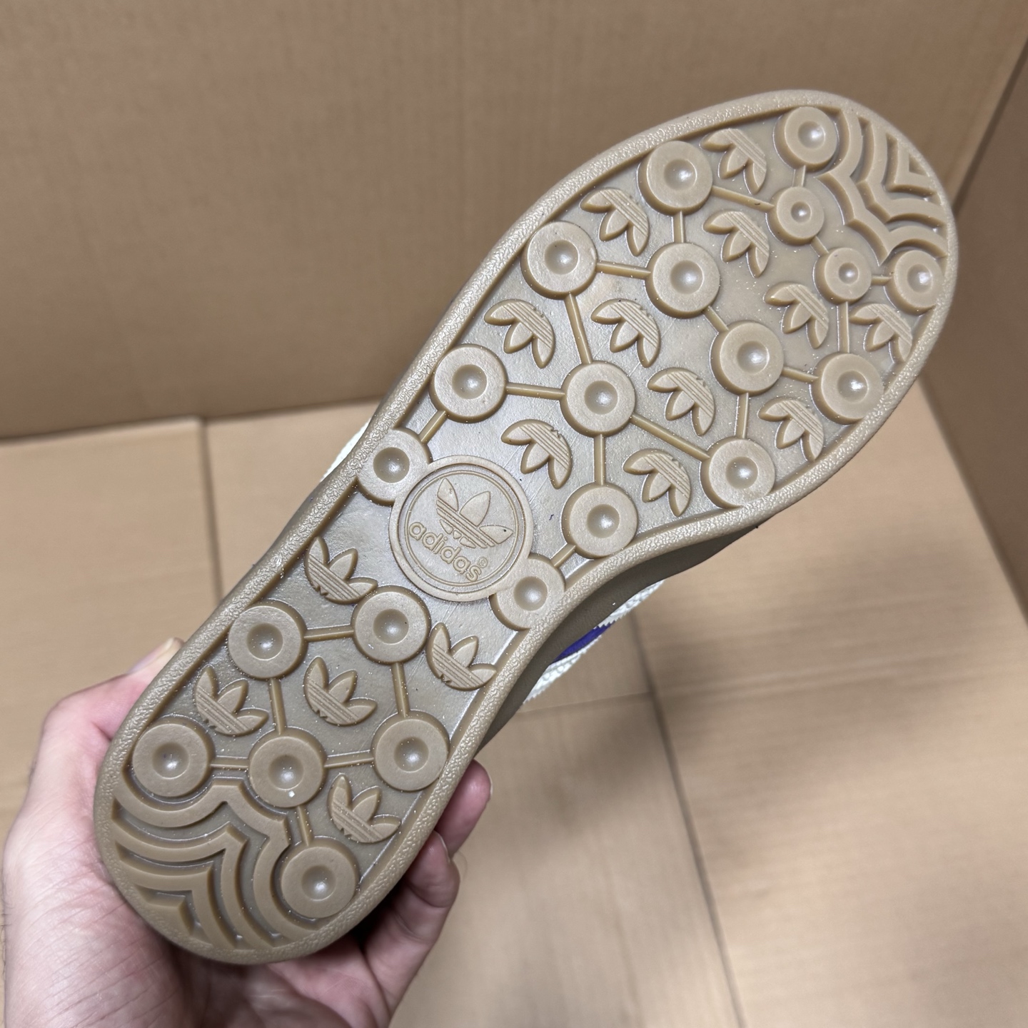 推荐特价💰99！ 
外贸纯原德训2.0特价！
尺码35.5-45，全码齐开冲！
市场知名外贸版本福利！原先专供外贸充正平台，品质价格都很美丽，有喜欢的可以入手！