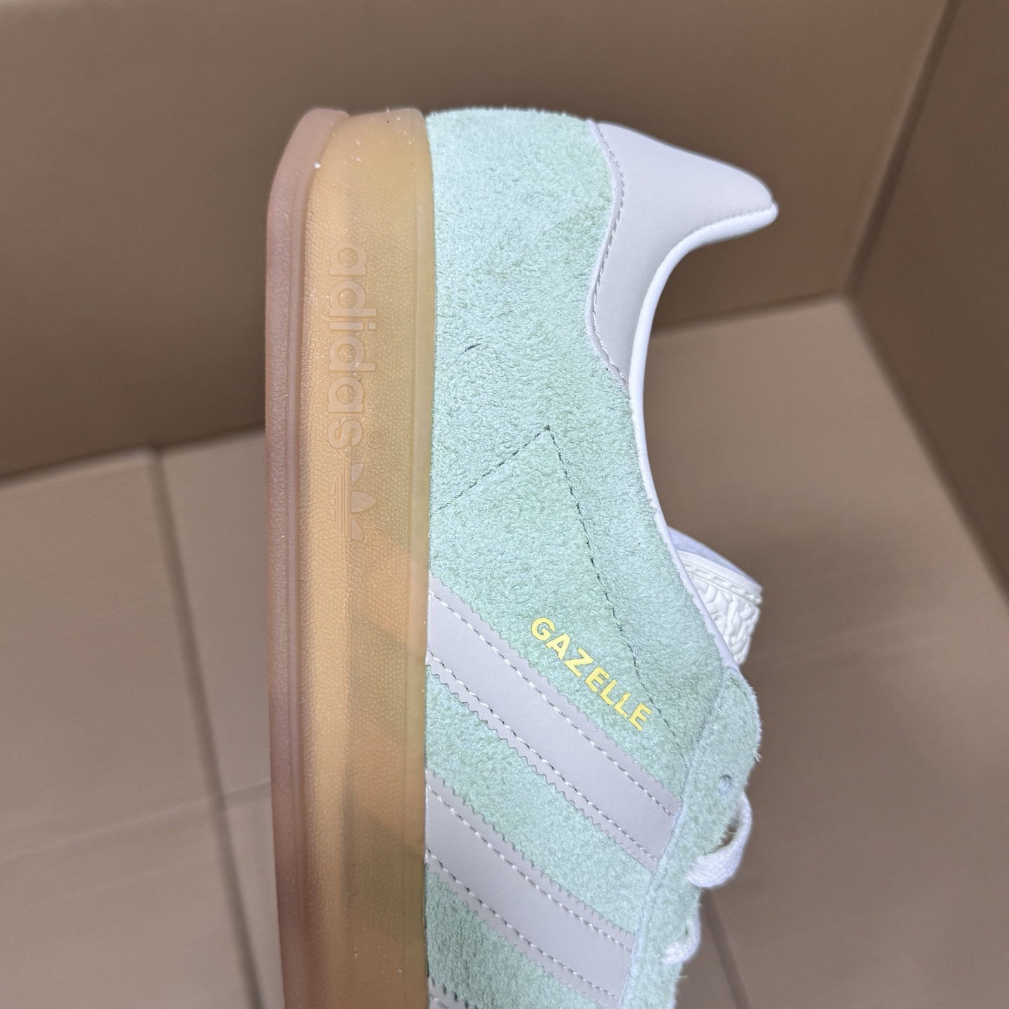 推荐特价💰99！ 
外贸纯原德训2.0特价！
尺码35.5-45，全码齐开冲！
市场知名外贸版本福利！原先专供外贸充正平台，品质价格都很美丽，有喜欢的可以入手！