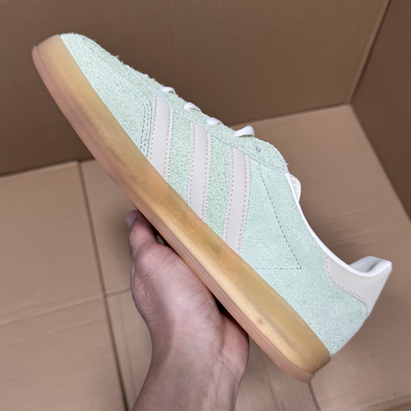 推荐特价💰99！ 
外贸纯原德训2.0特价！
尺码35.5-45，全码齐开冲！
市场知名外贸版本福利！原先专供外贸充正平台，品质价格都很美丽，有喜欢的可以入手！