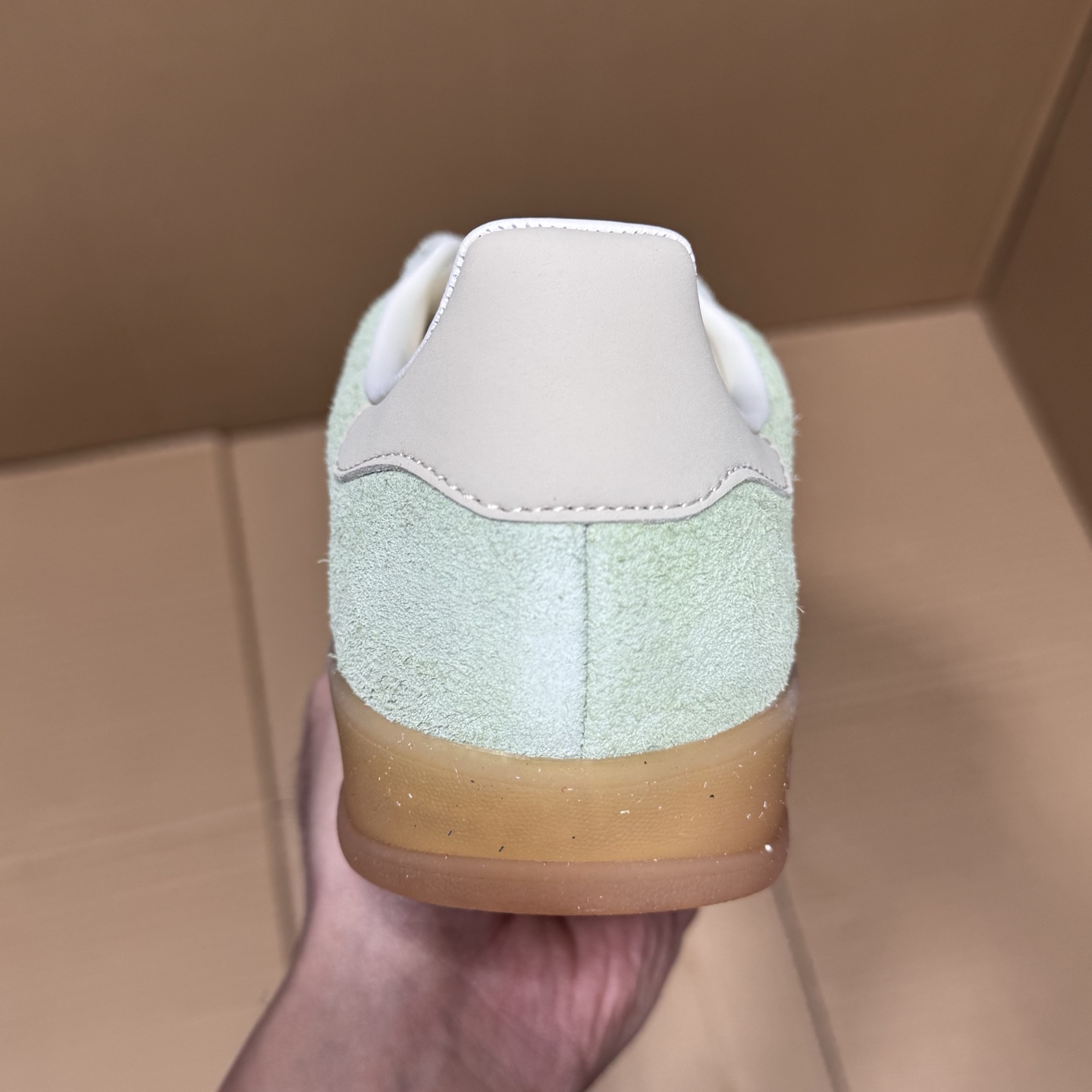 推荐特价💰99！ 
外贸纯原德训2.0特价！
尺码35.5-45，全码齐开冲！
市场知名外贸版本福利！原先专供外贸充正平台，品质价格都很美丽，有喜欢的可以入手！