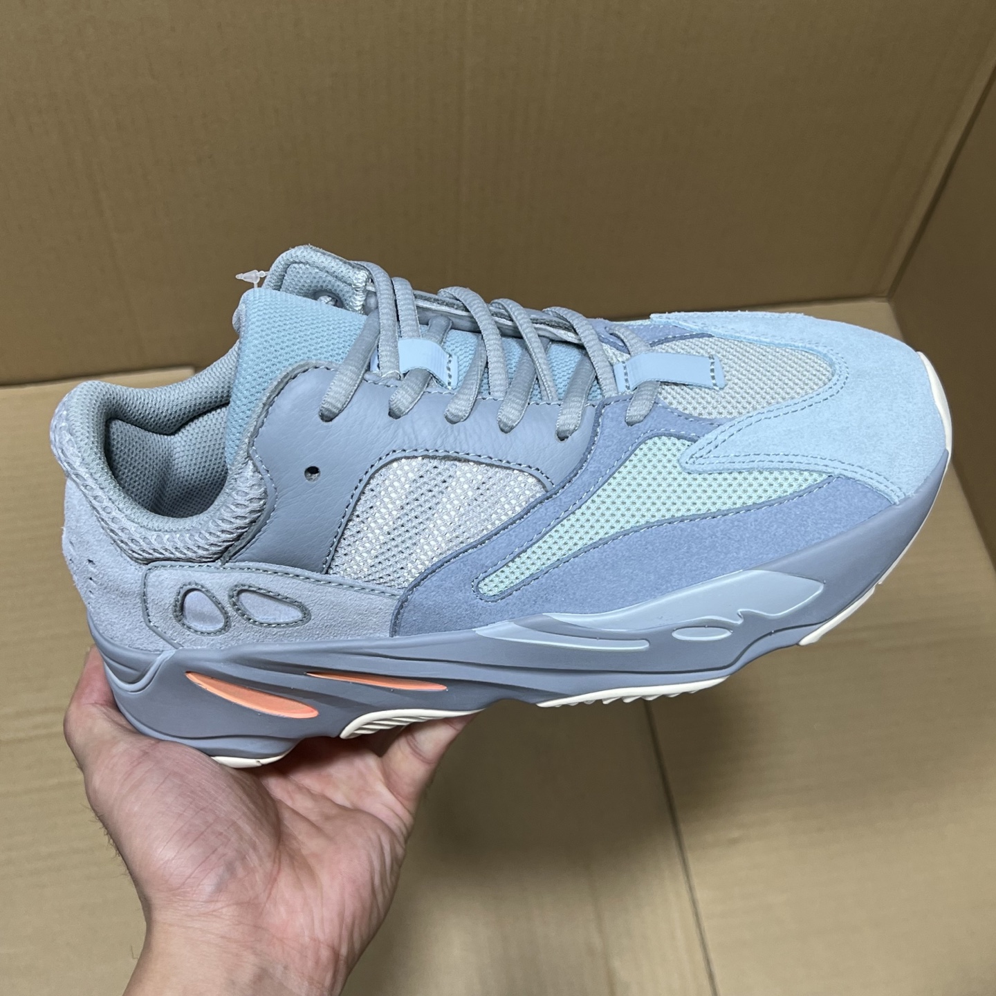 OG版本!椰子700特价 原价多少的你们都知道!外面随便差不多的都要200+,手速要快随时断码! 编码AB248547!