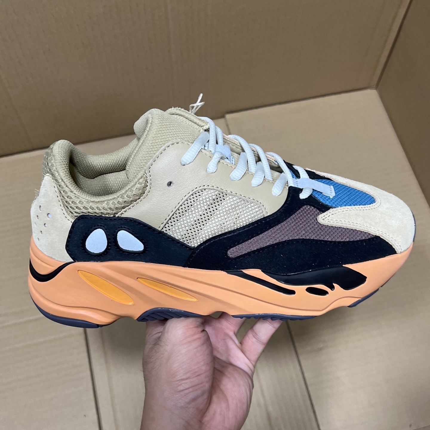 OG版本!椰子700特价 原价多少的你们都知道!外面随便差不多的都要200+,手速要快随时断码! 编码AB248547!