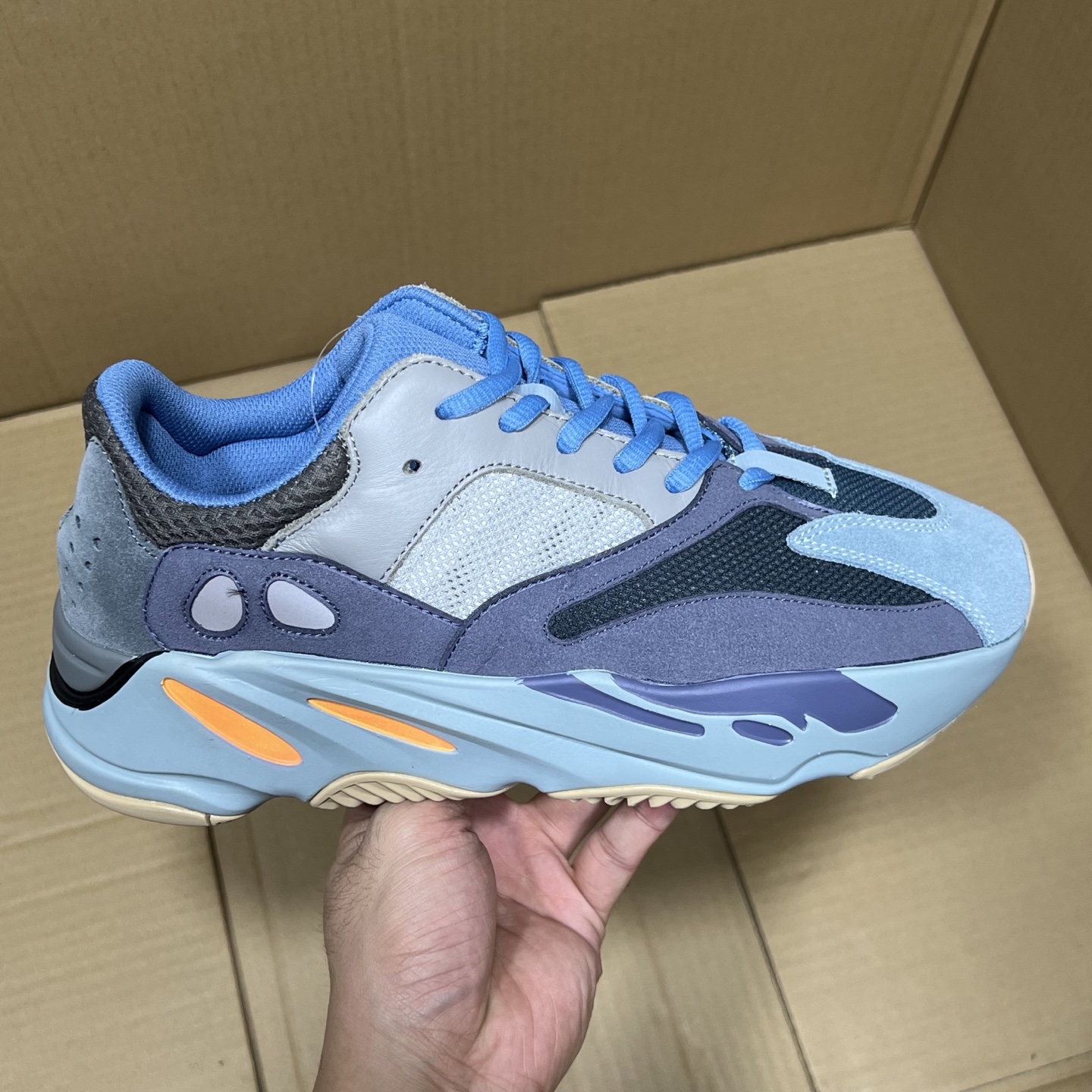 OG版本!椰子700特价 原价多少的你们都知道!外面随便差不多的都要200+,手速要快随时断码! 编码AB248547!