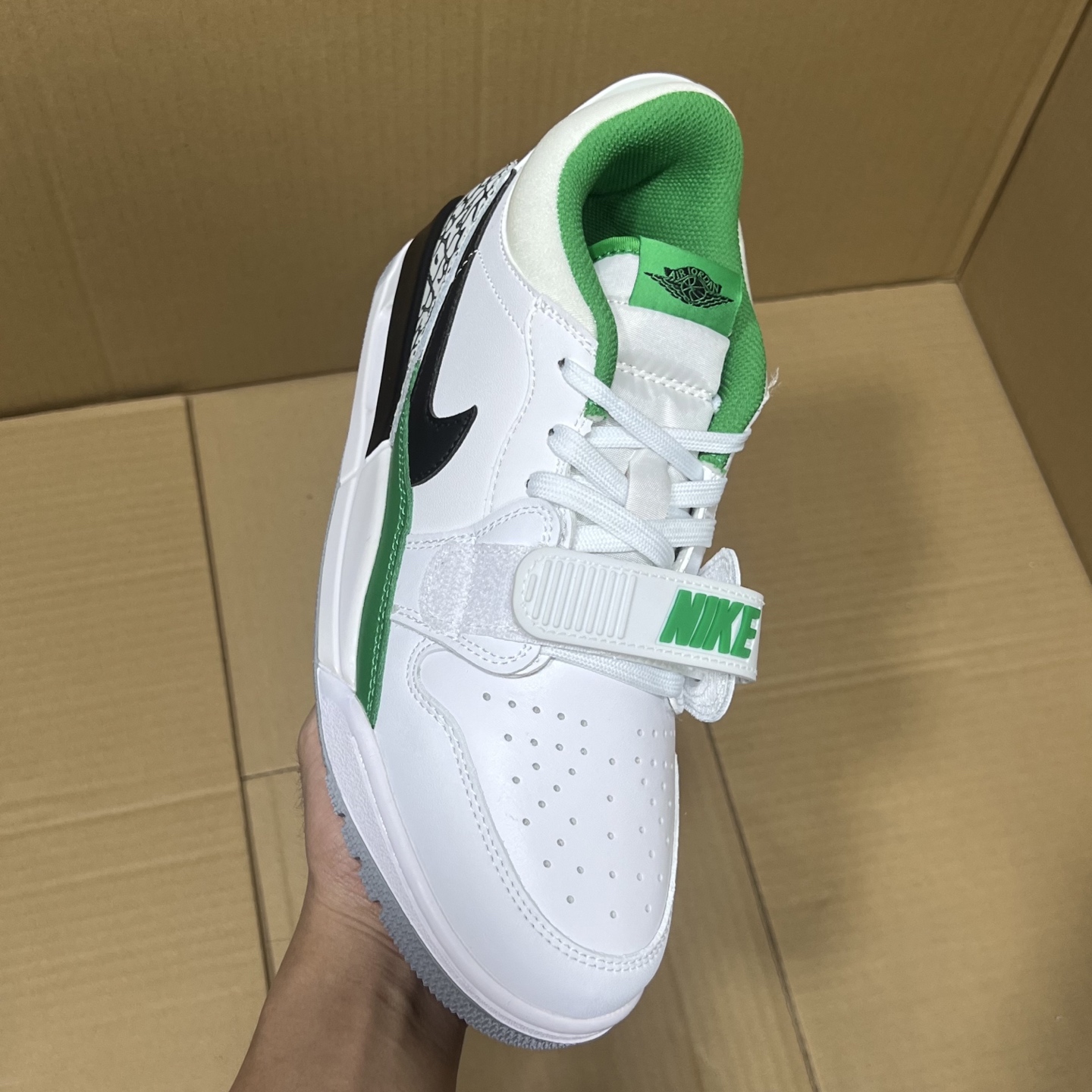 小DT纯原aj312低帮! 全码输出! 头层品质!此版本品质对比价格绝对是市场行业性价比TOP1存在!一流的品质,二流的价格!随意对比市场任何高端版本! 编码AB147658