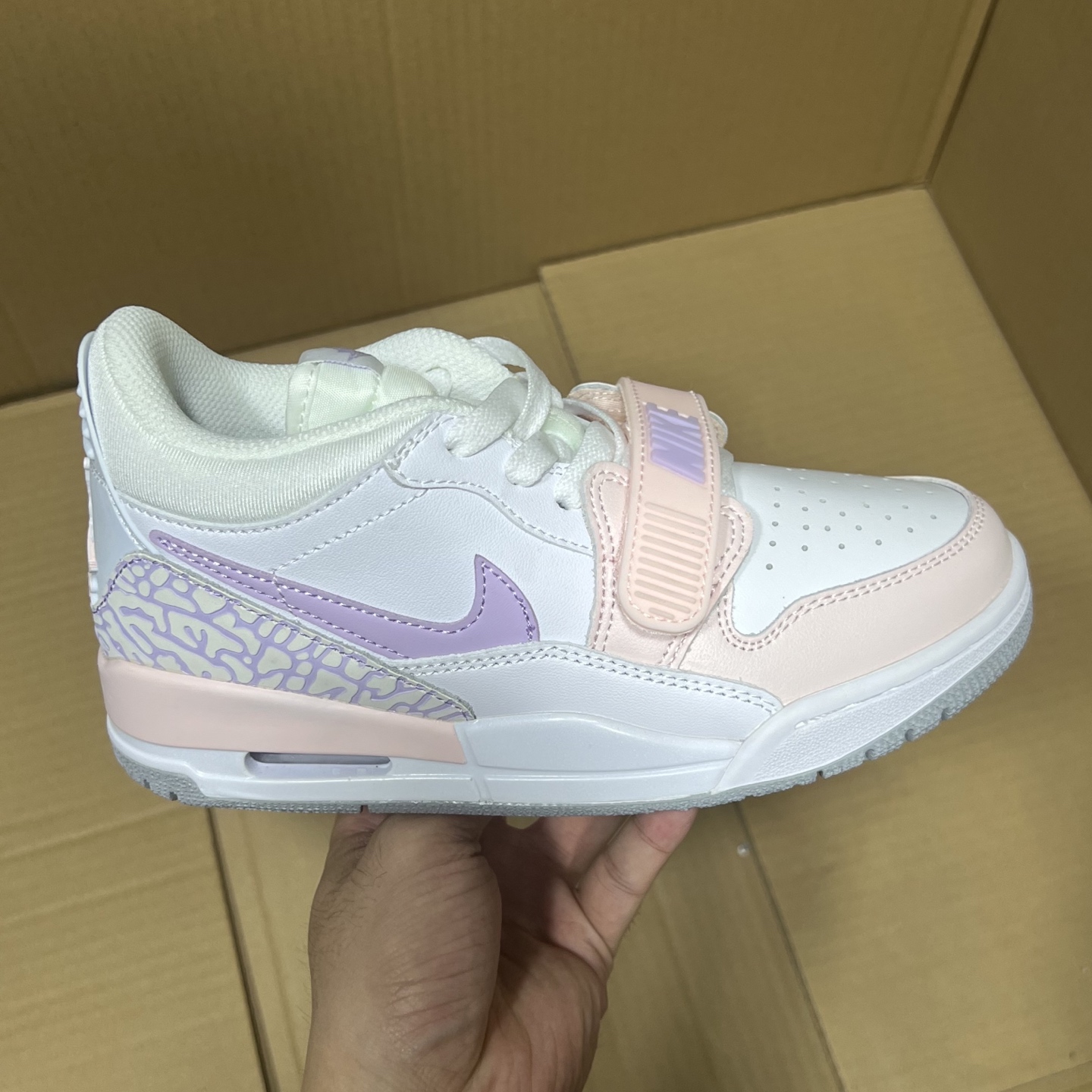 小DT纯原aj312低帮! 全码输出! 头层品质!此版本品质对比价格绝对是市场行业性价比TOP1存在!一流的品质,二流的价格!随意对比市场任何高端版本! 编码AB147658