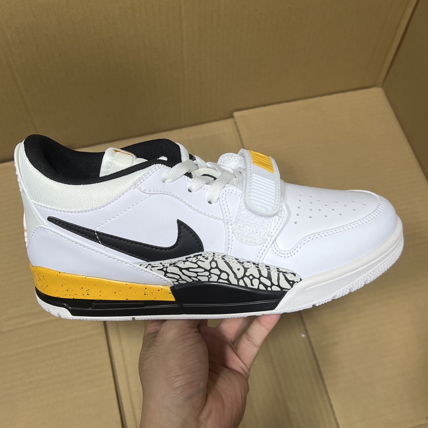 小DT纯原aj312低帮! 全码输出! 头层品质!此版本品质对比价格绝对是市场行业性价比TOP1存在!一流的品质,二流的价格!随意对比市场任何高端版本! 编码AB147658