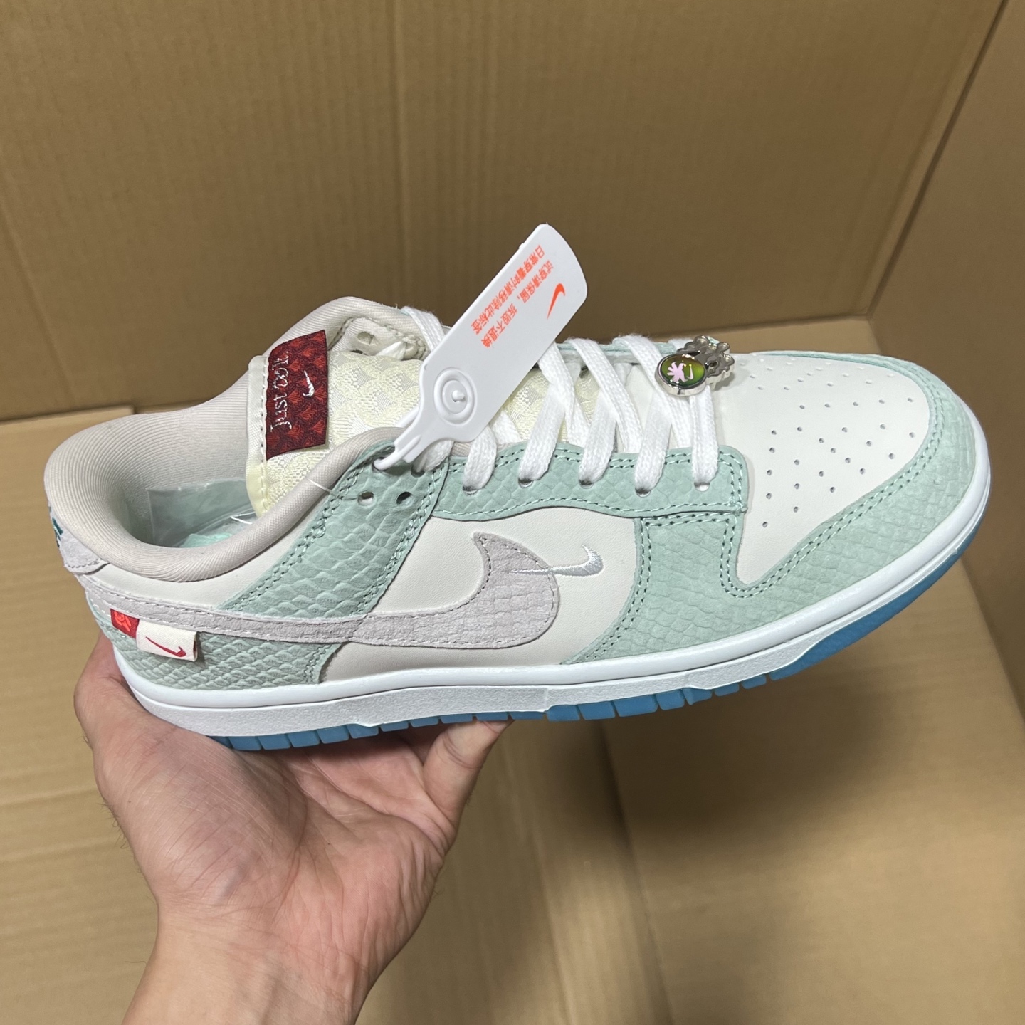 年终福利！
BF版dunk福利特价！
尺码35.5-46，品质实拍如图！市场性价比天花板！老牌工厂，品质稳定！7000+现货，白菜价福利冲刺！欢迎冲量客户合作来谈！