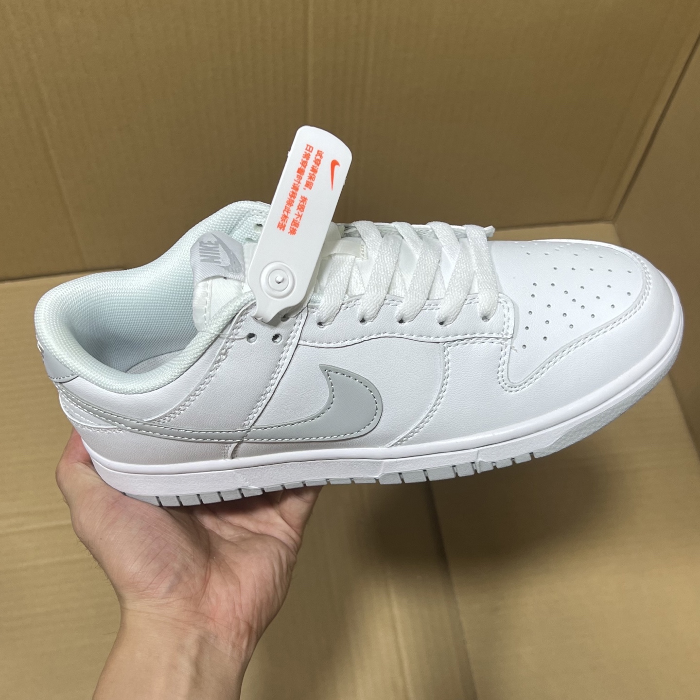 年终福利！
BF版dunk福利特价！
尺码35.5-46，品质实拍如图！市场性价比天花板！老牌工厂，品质稳定！7000+现货，白菜价福利冲刺！欢迎冲量客户合作来谈！