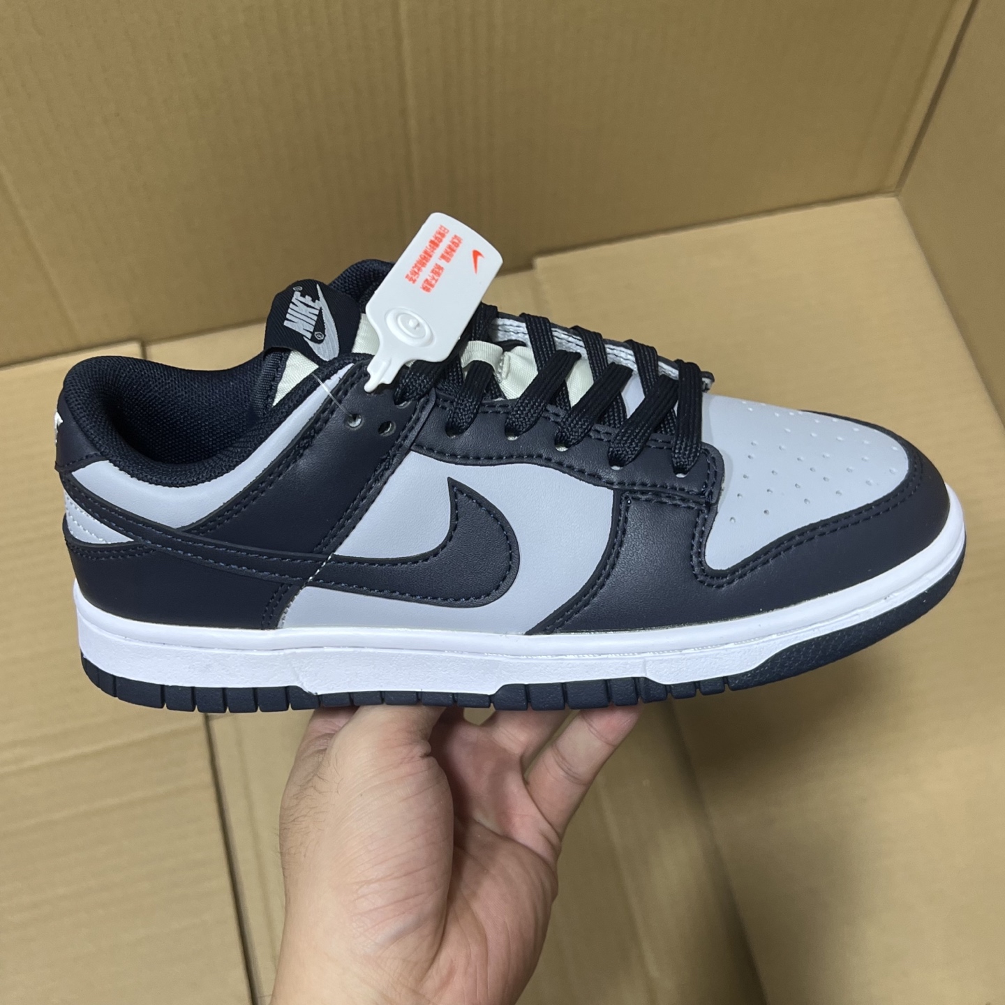 年终福利！
BF版dunk福利特价！
尺码35.5-46，品质实拍如图！市场性价比天花板！老牌工厂，品质稳定！7000+现货，白菜价福利冲刺！欢迎冲量客户合作来谈！