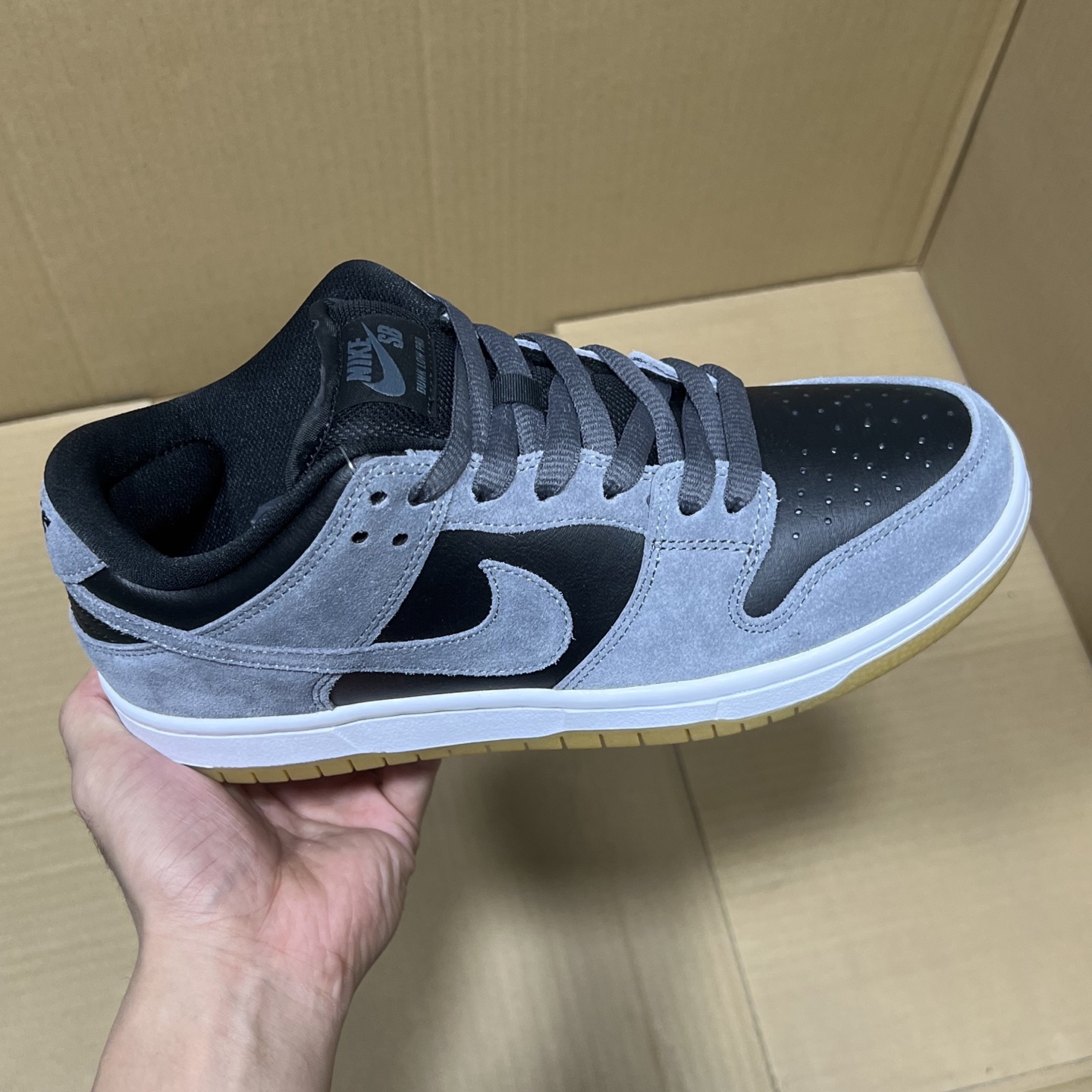 ST纯原Dunk系列！
尺码36-47.5全码出货！
目前市面最值得推荐的一个版本[握手] 做工 细节 用料 价格都是实打实的在这里[拳头]
编码AB176746